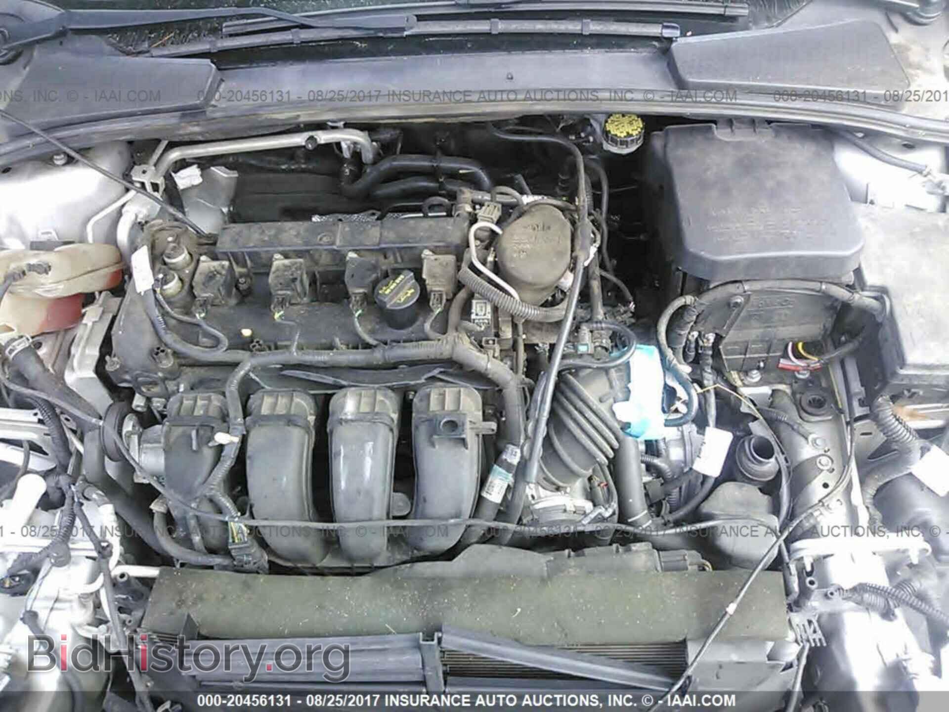 2012 Ford Focus - VIN: 1FAHP3M28CL393685 - Photo 10