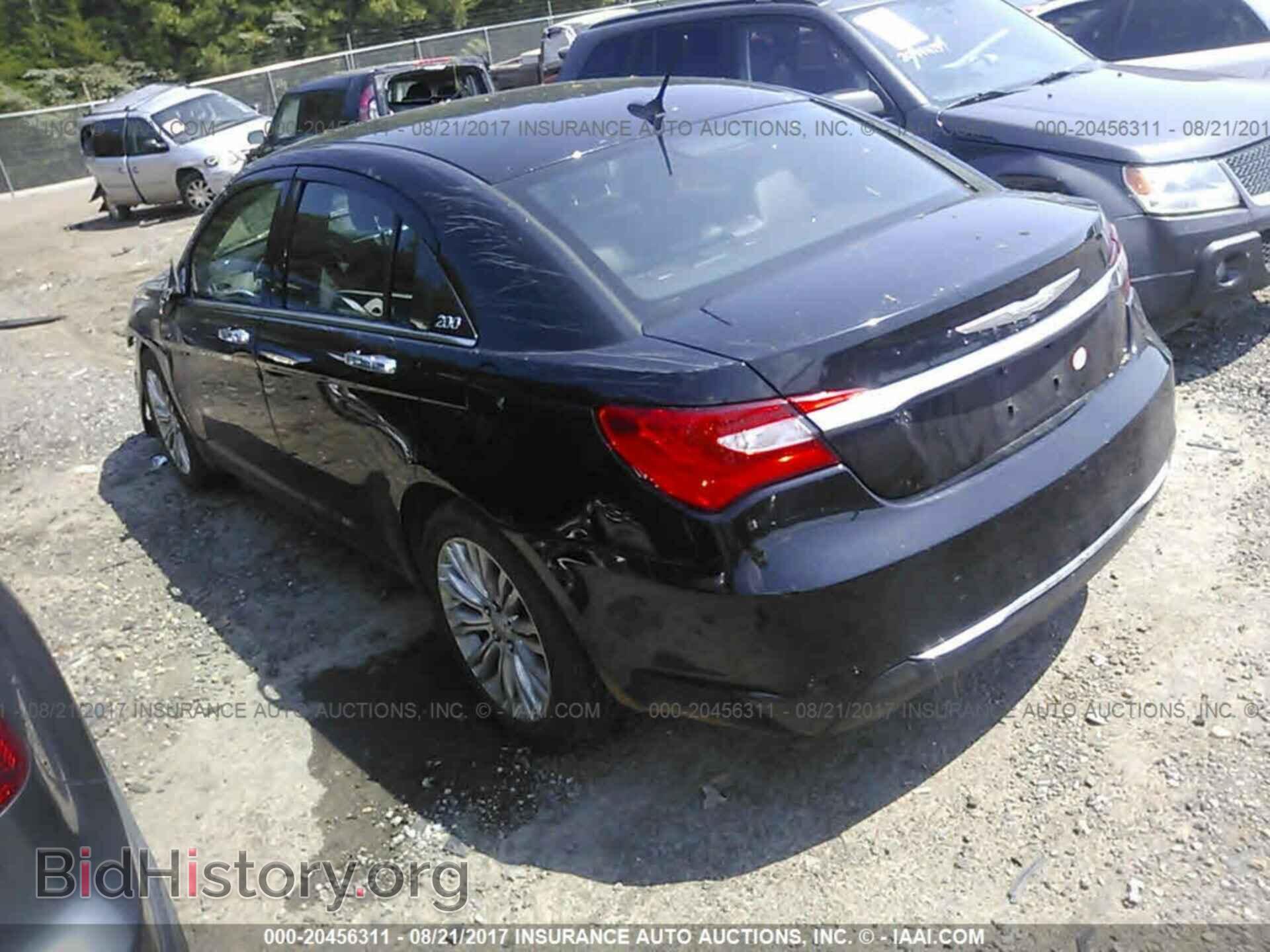 2011 Chrysler 200 - VIN: 1C3BC2FB5BN615853 - Photo 3