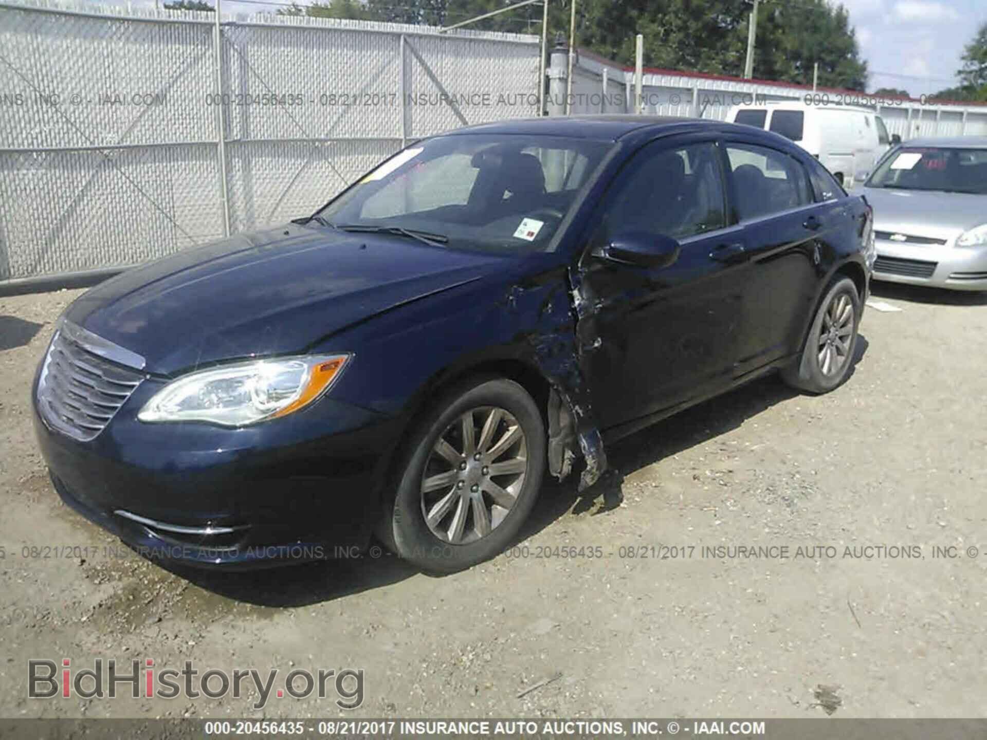 2013 Chrysler 200 - VIN: 1C3CCBBB2DN674601 - Photo 2