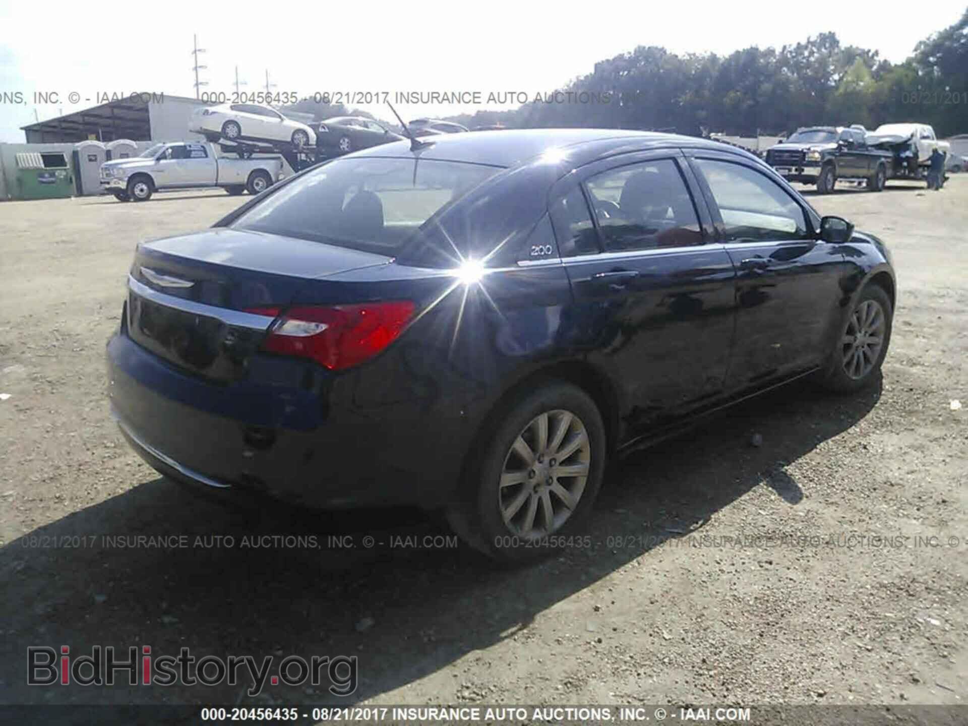2013 Chrysler 200 - VIN: 1C3CCBBB2DN674601 - Photo 4