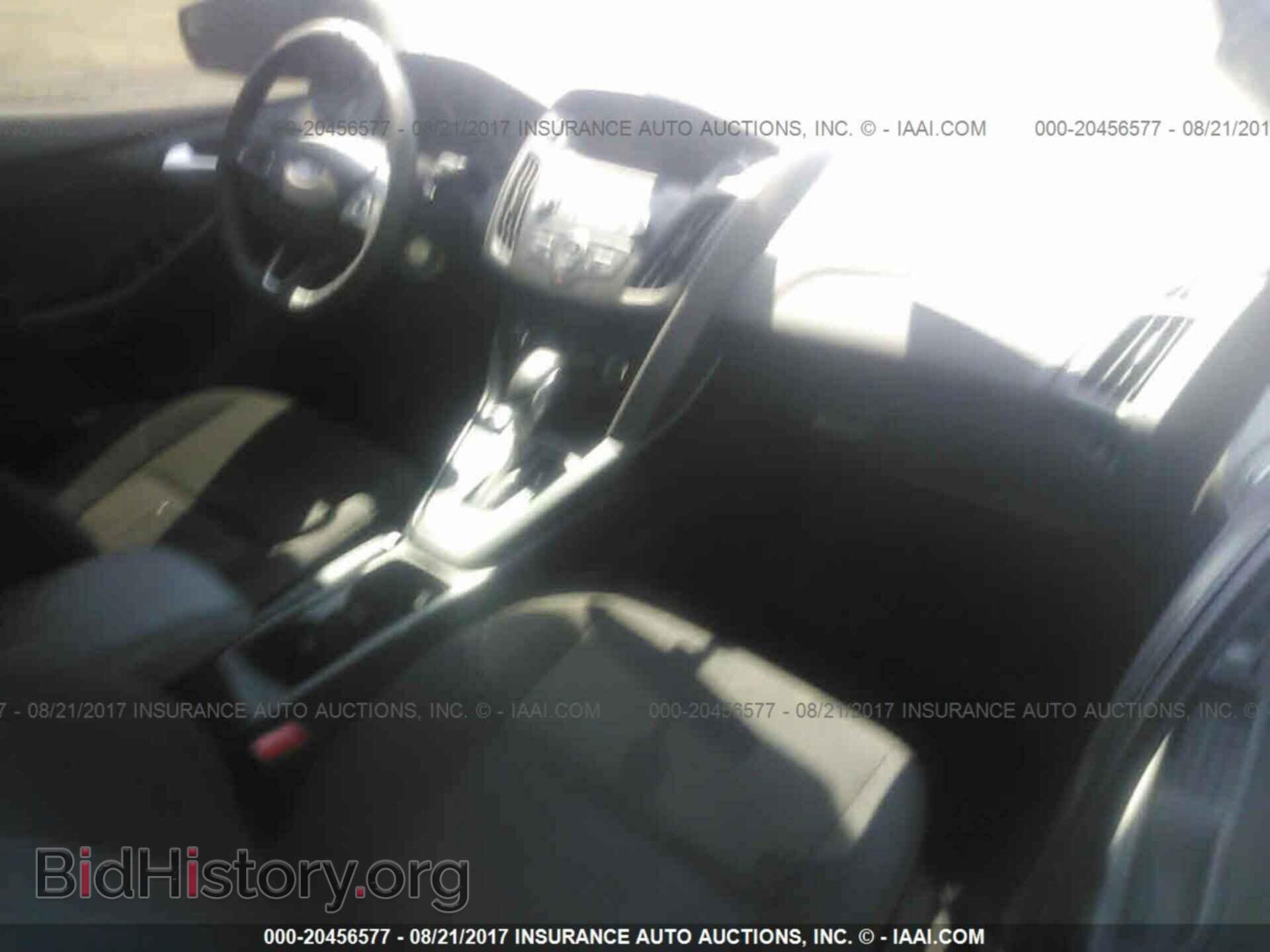 2017 Ford Focus - VIN: 1FADP3F27HL302893 - Photo 5