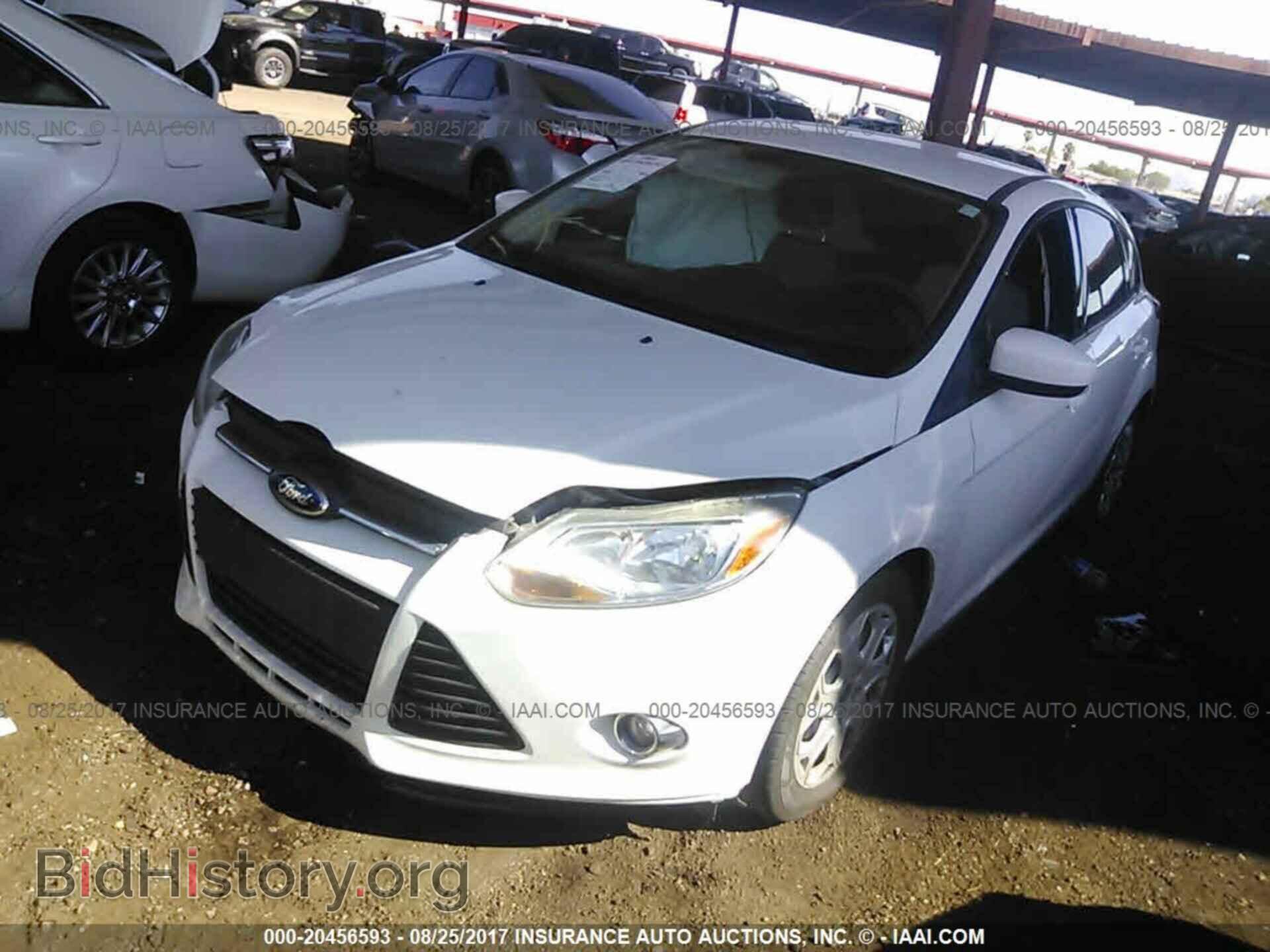 2012 Ford Focus - VIN: 1FAHP3K21CL339812 - Фото 2