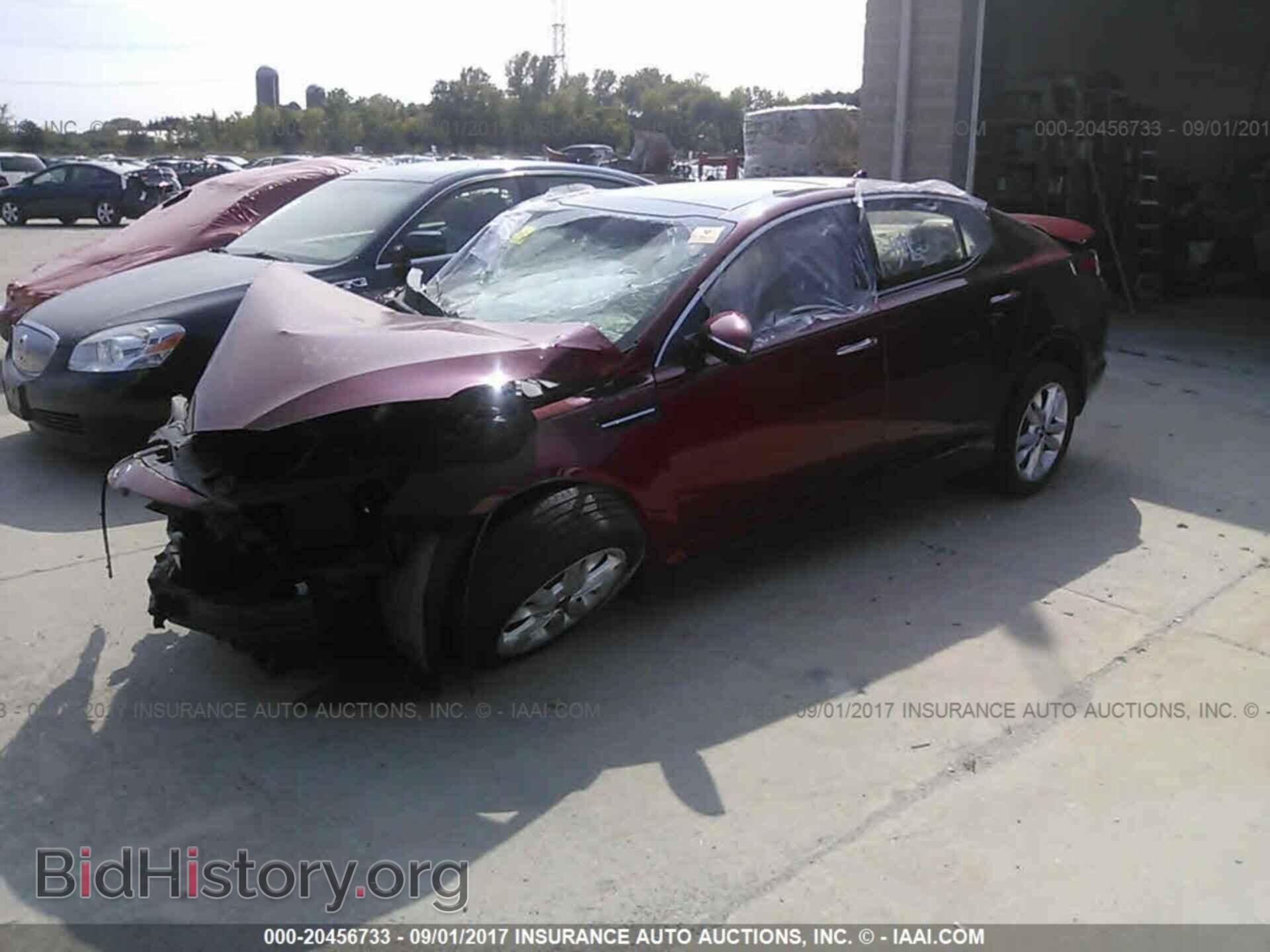 2011 Kia Optima - VIN: KNAGN4A76B5064940 - Фото 2