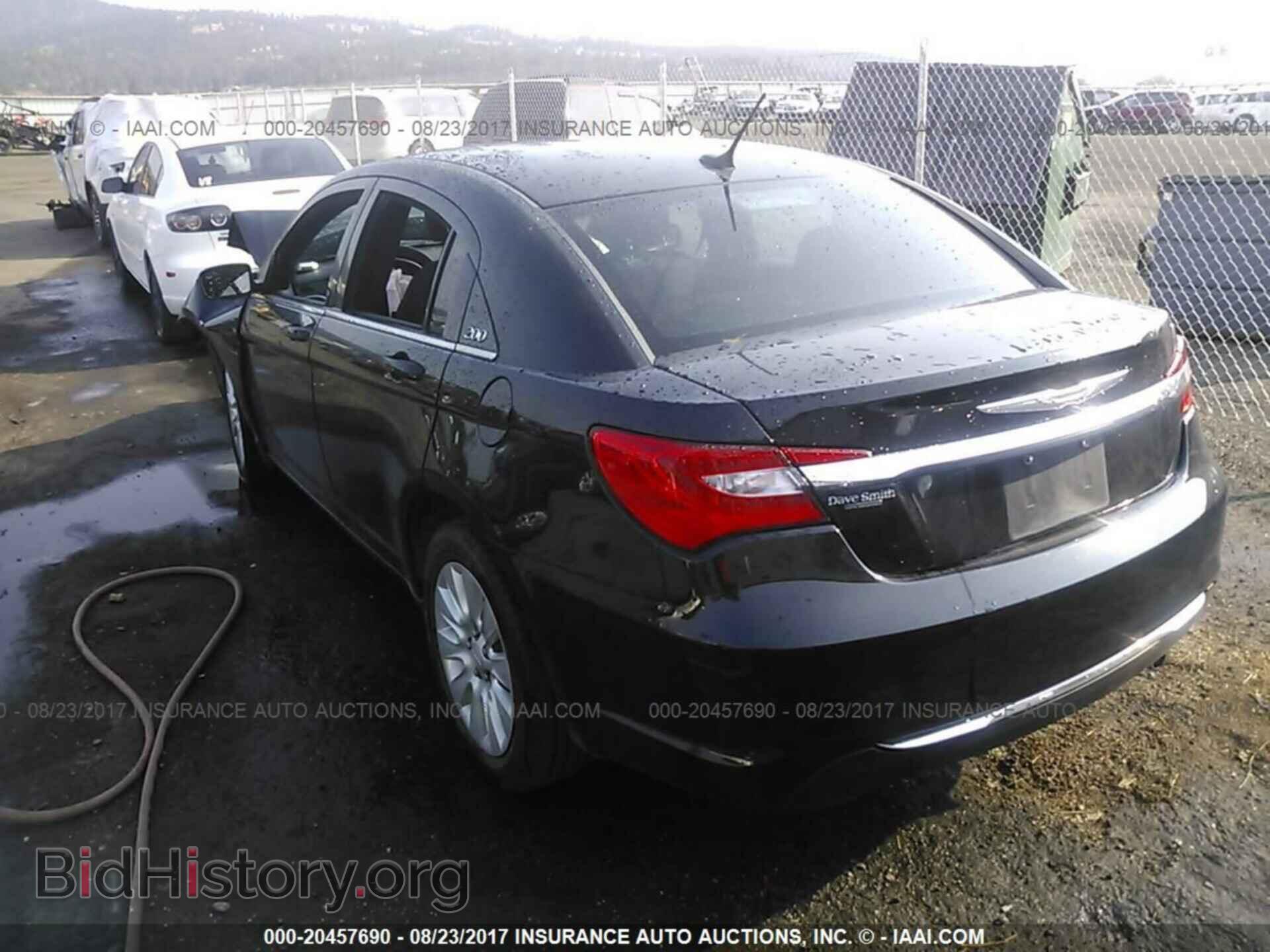 2011 Chrysler 200 - VIN: 1C3BC4FB5BN593218 - Photo 3