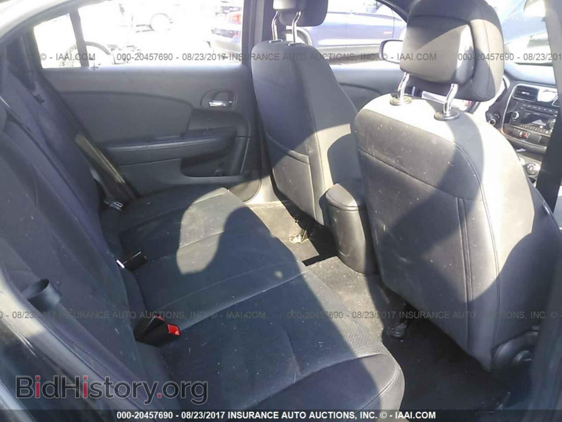 2011 Chrysler 200 - VIN: 1C3BC4FB5BN593218 - Photo 8