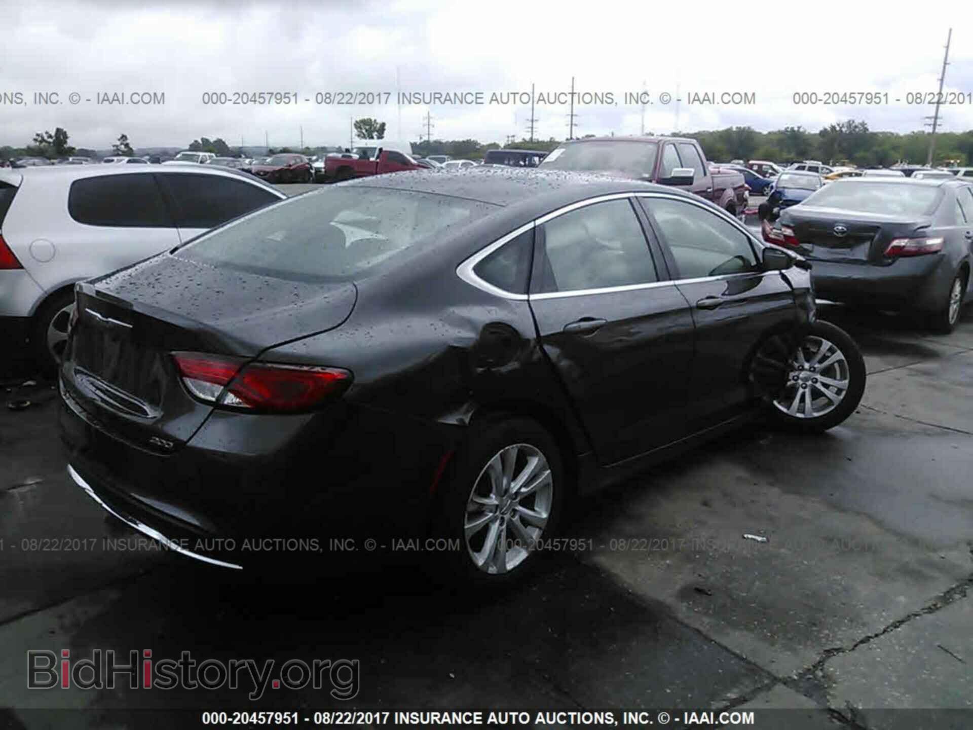 2016 Chrysler 200 - VIN: 1C3CCCAB2GN114833 - Photo 4