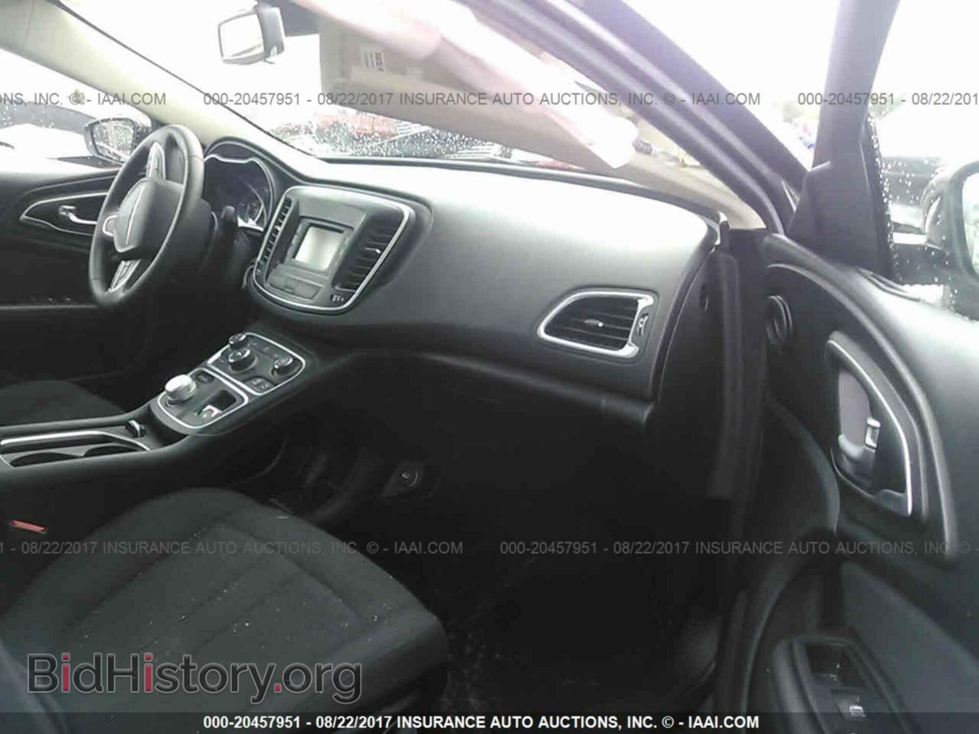 2016 Chrysler 200 - VIN: 1C3CCCAB2GN114833 - Photo 5