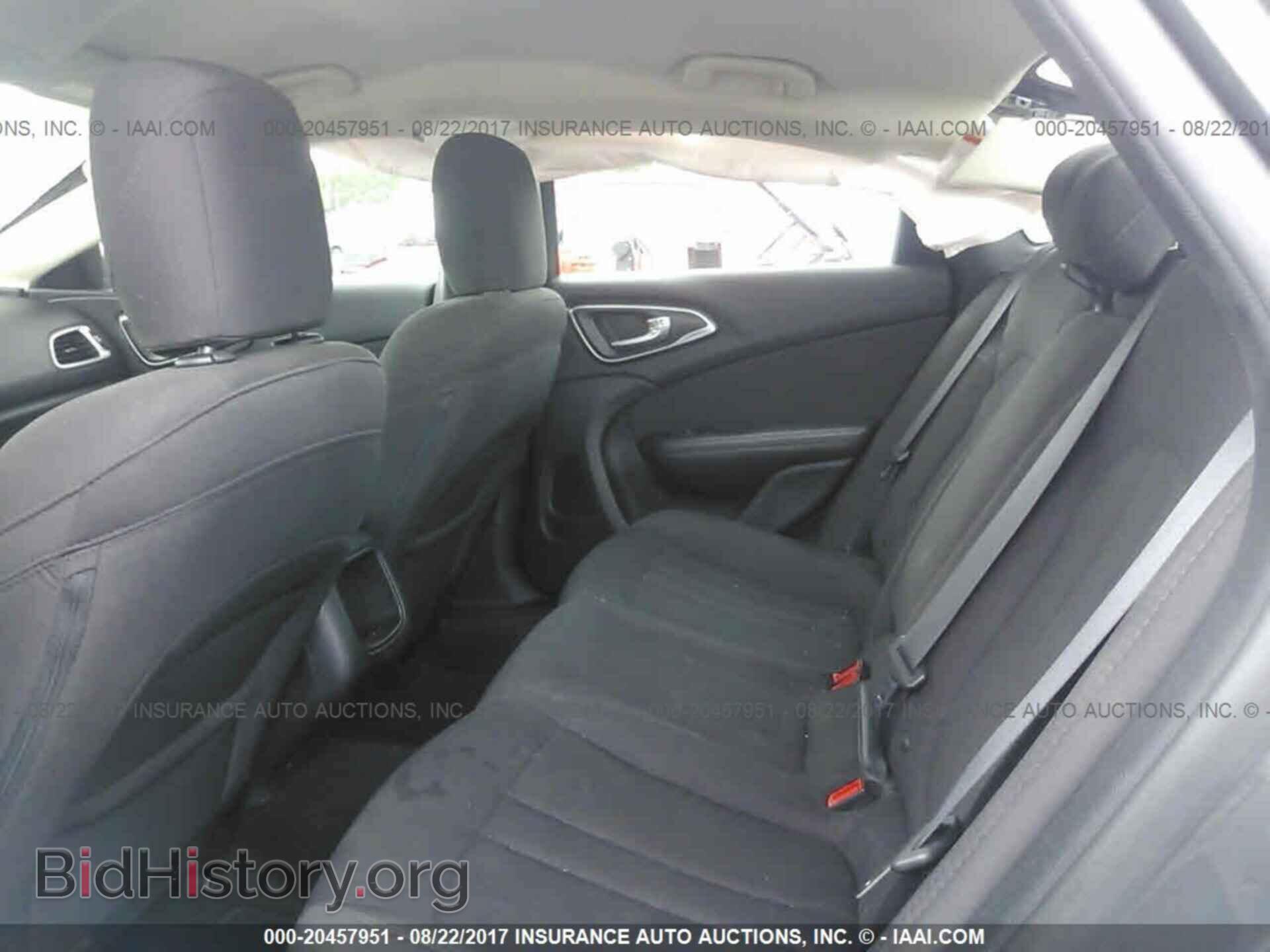 2016 Chrysler 200 - VIN: 1C3CCCAB2GN114833 - Photo 8