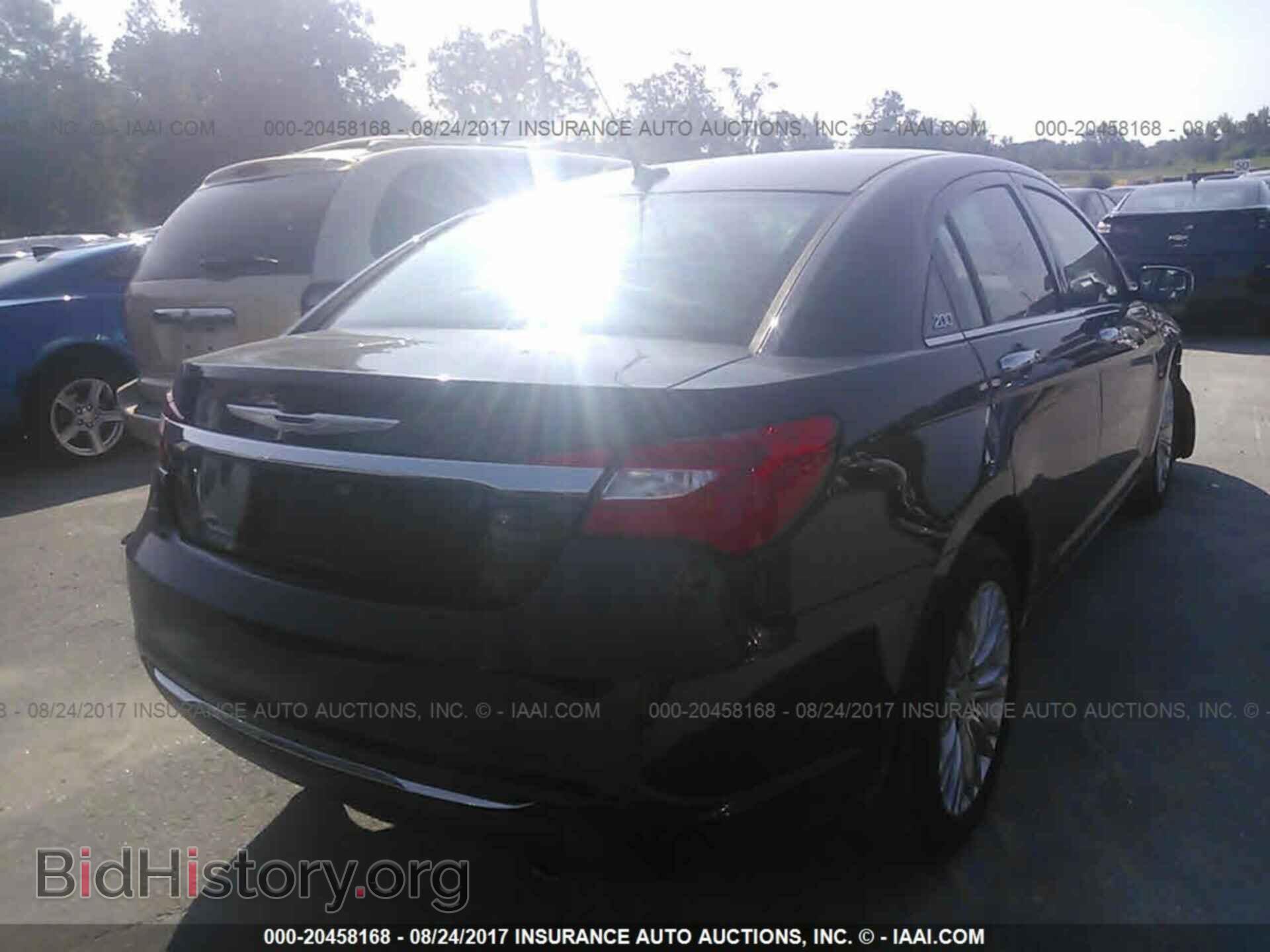2011 Chrysler 200 - VIN: 1C3BC2FGXBN520538 - Фото 4