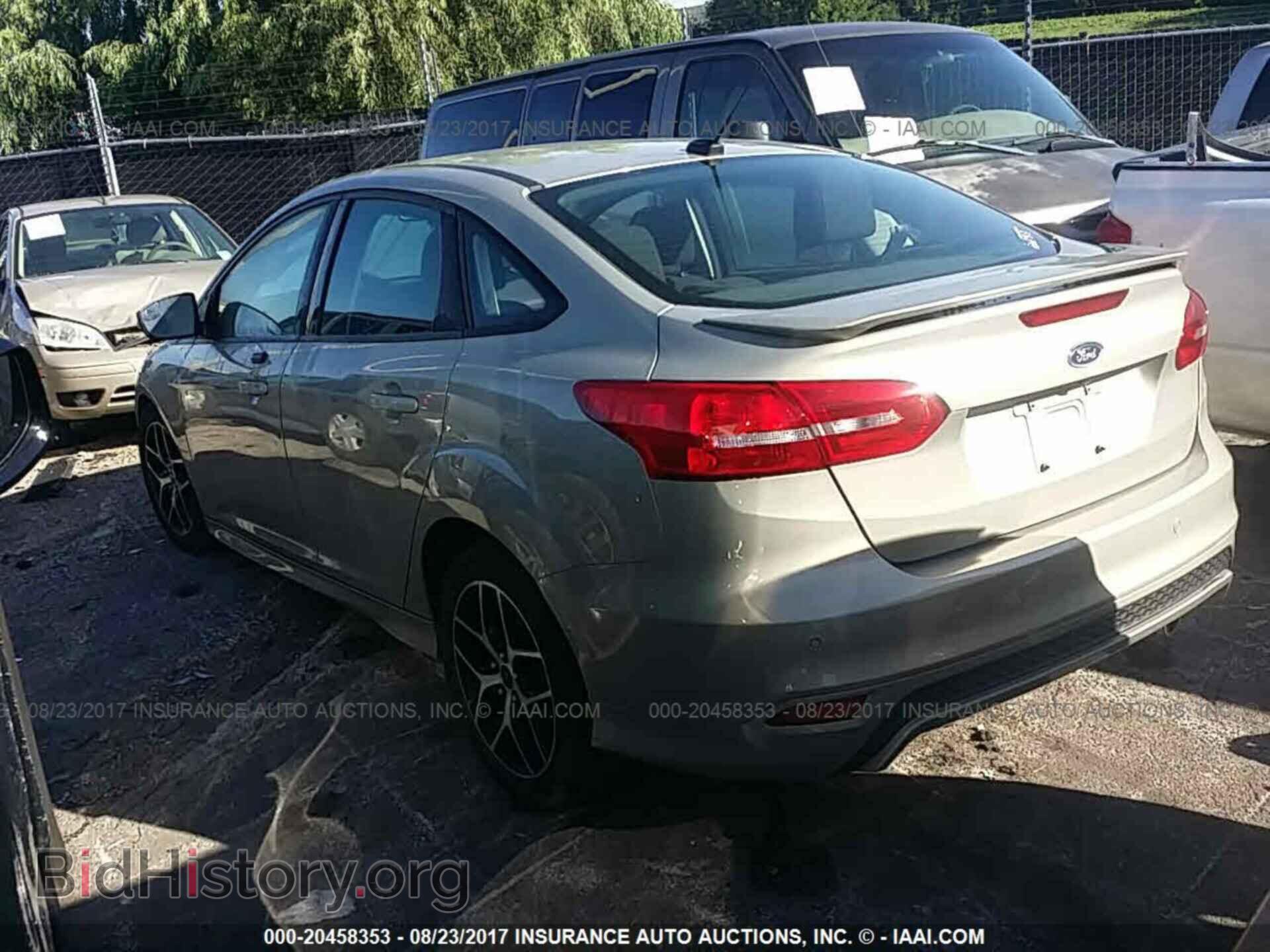 2015 Ford Focus - VIN: 1FADP3F29FL261311 - Фото 3