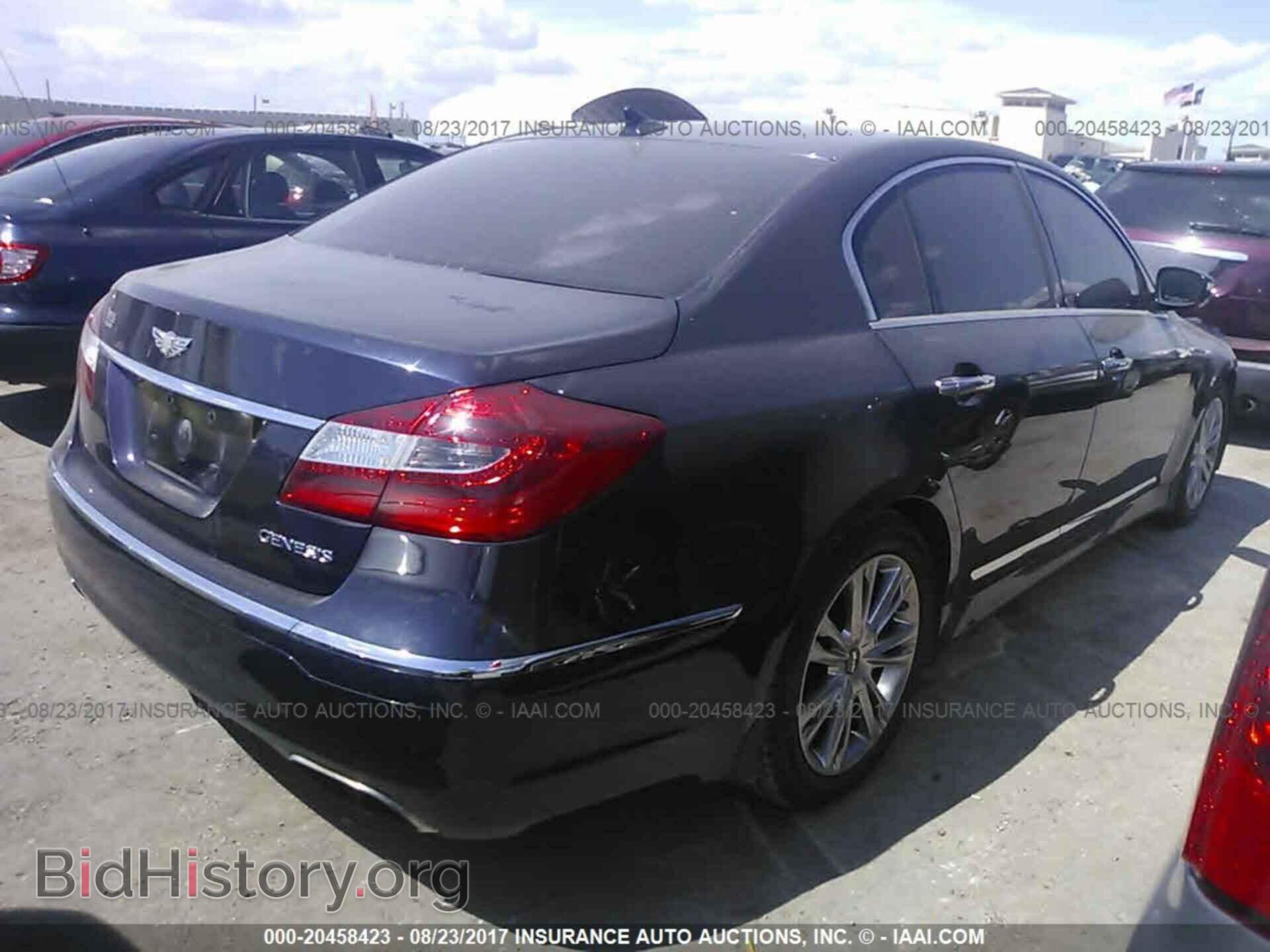 2013 Hyundai Genesis - VIN: KMHGC4DD5DU217631 - Фото 4