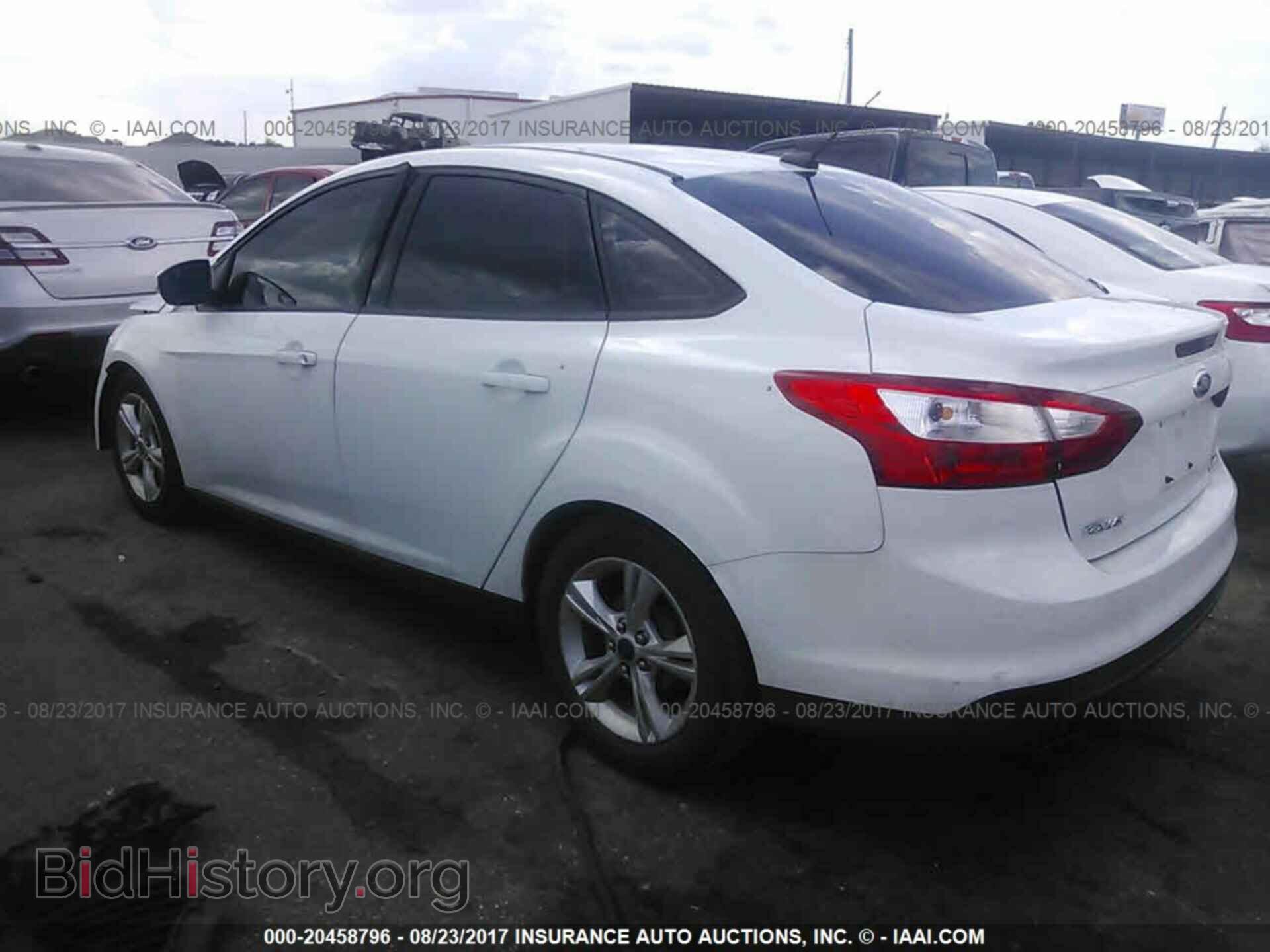 2014 Ford Focus - VIN: 1FADP3F27EL318040 - Photo 3