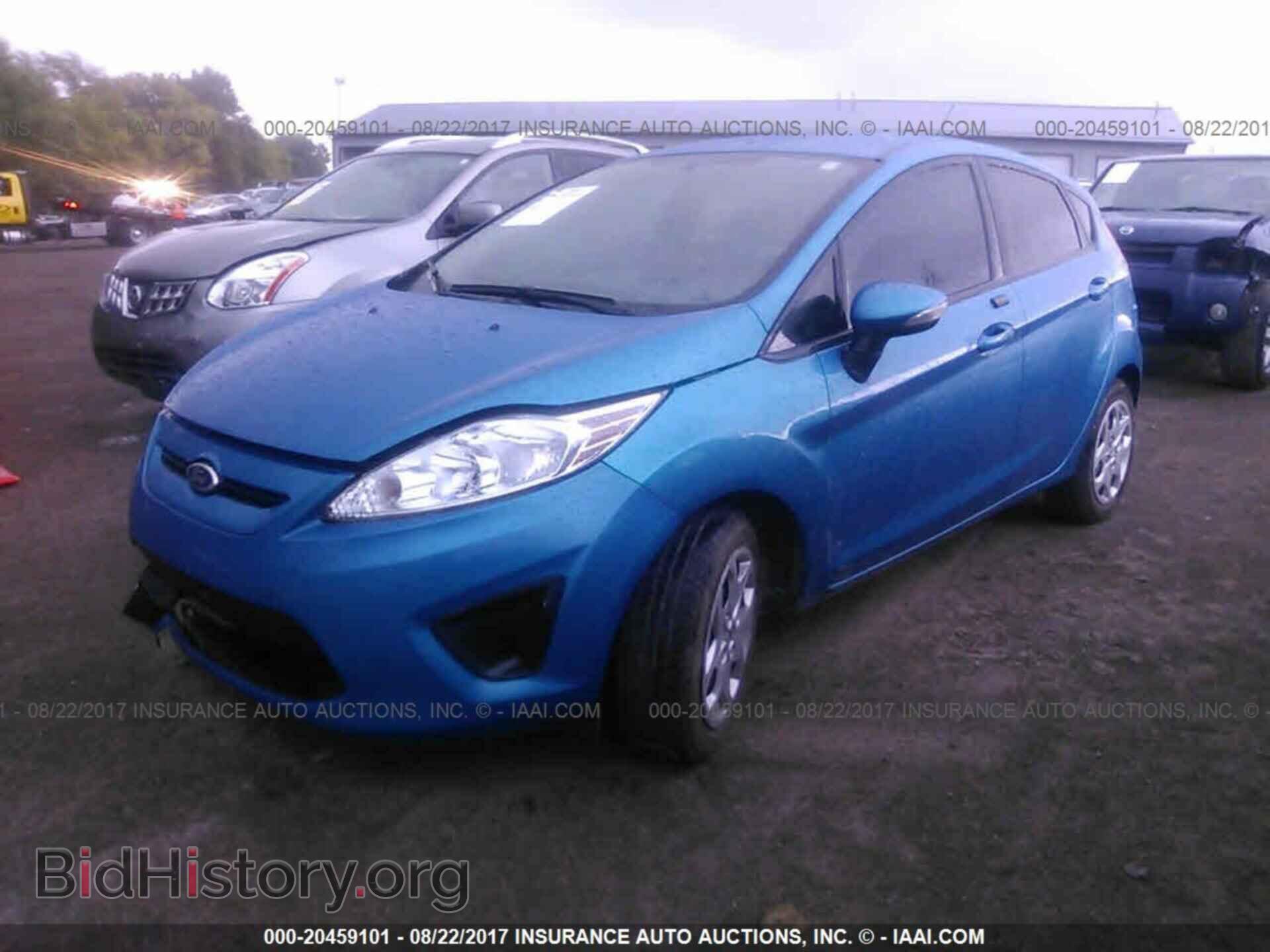 2013 Ford Fiesta - VIN: 3FADP4EJ2DM158595 - Photo 2