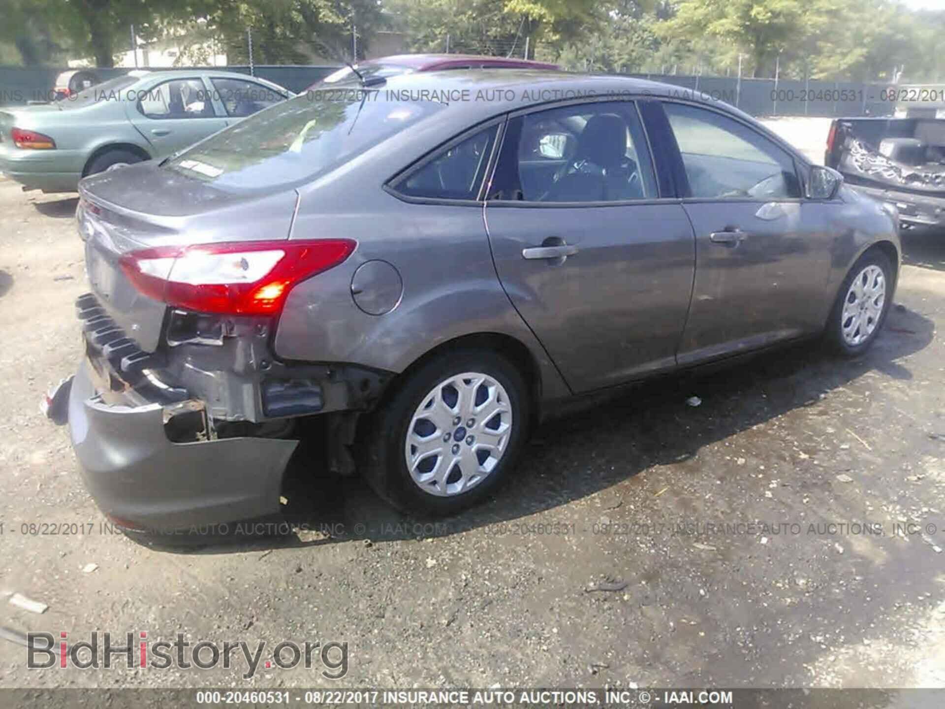2012 Ford Focus - VIN: 1FAHP3F20CL195695 - Photo 4