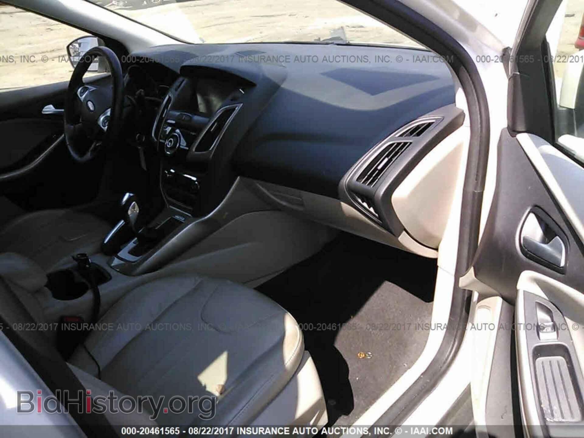 2012 Ford Focus - VIN: 1FAHP3M27CL420424 - Photo 5