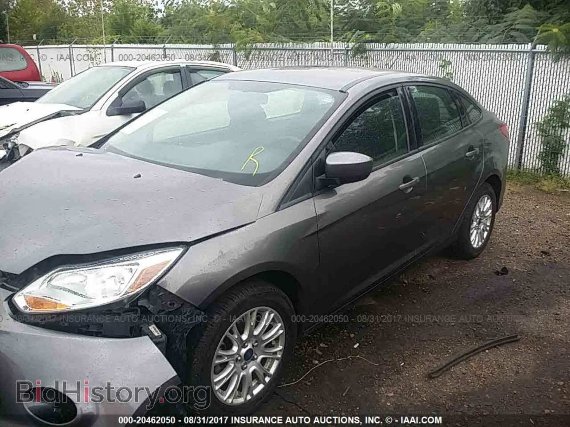 2012 Ford Focus - VIN: 1FAHP3F2XCL395340 - Photo 2