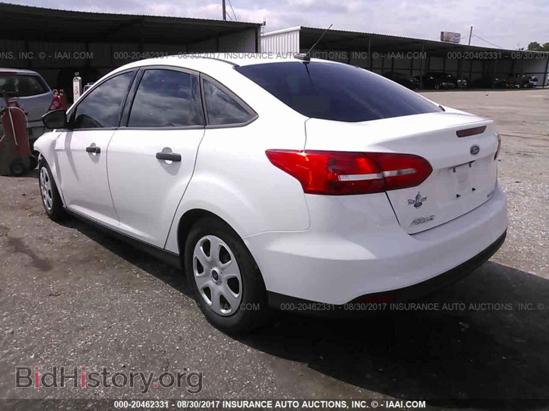 2016 Ford Focus - VIN: 1FADP3E21GL261404 - Photo 3