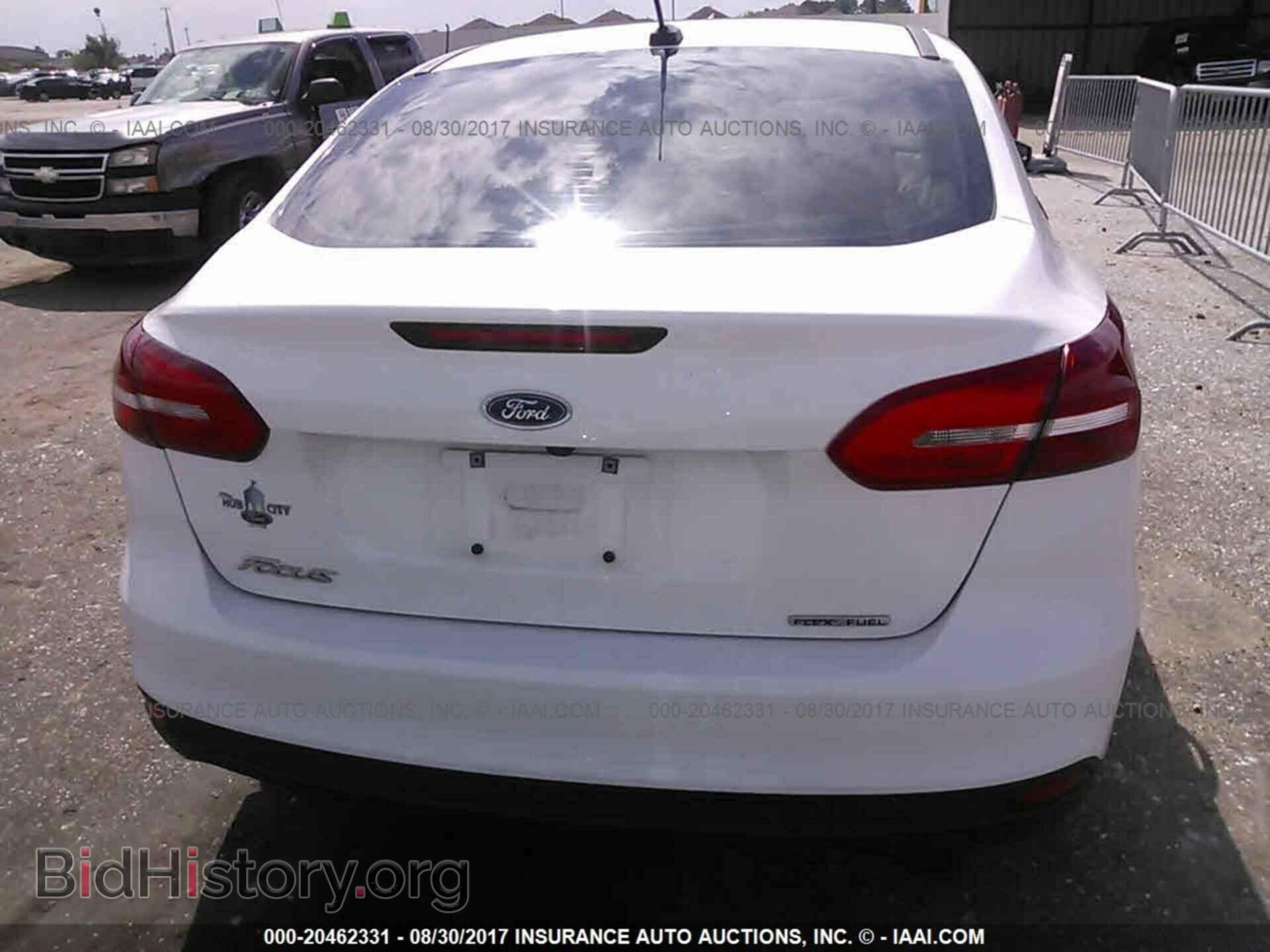 2016 Ford Focus - VIN: 1FADP3E21GL261404 - Photo 6
