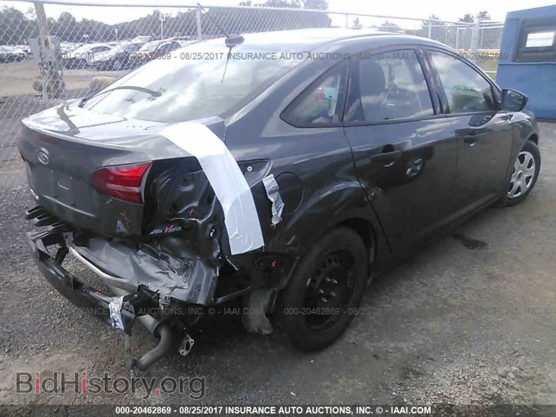 2016 Ford Focus - VIN: 1FADP3E21GL274752 - Photo 4