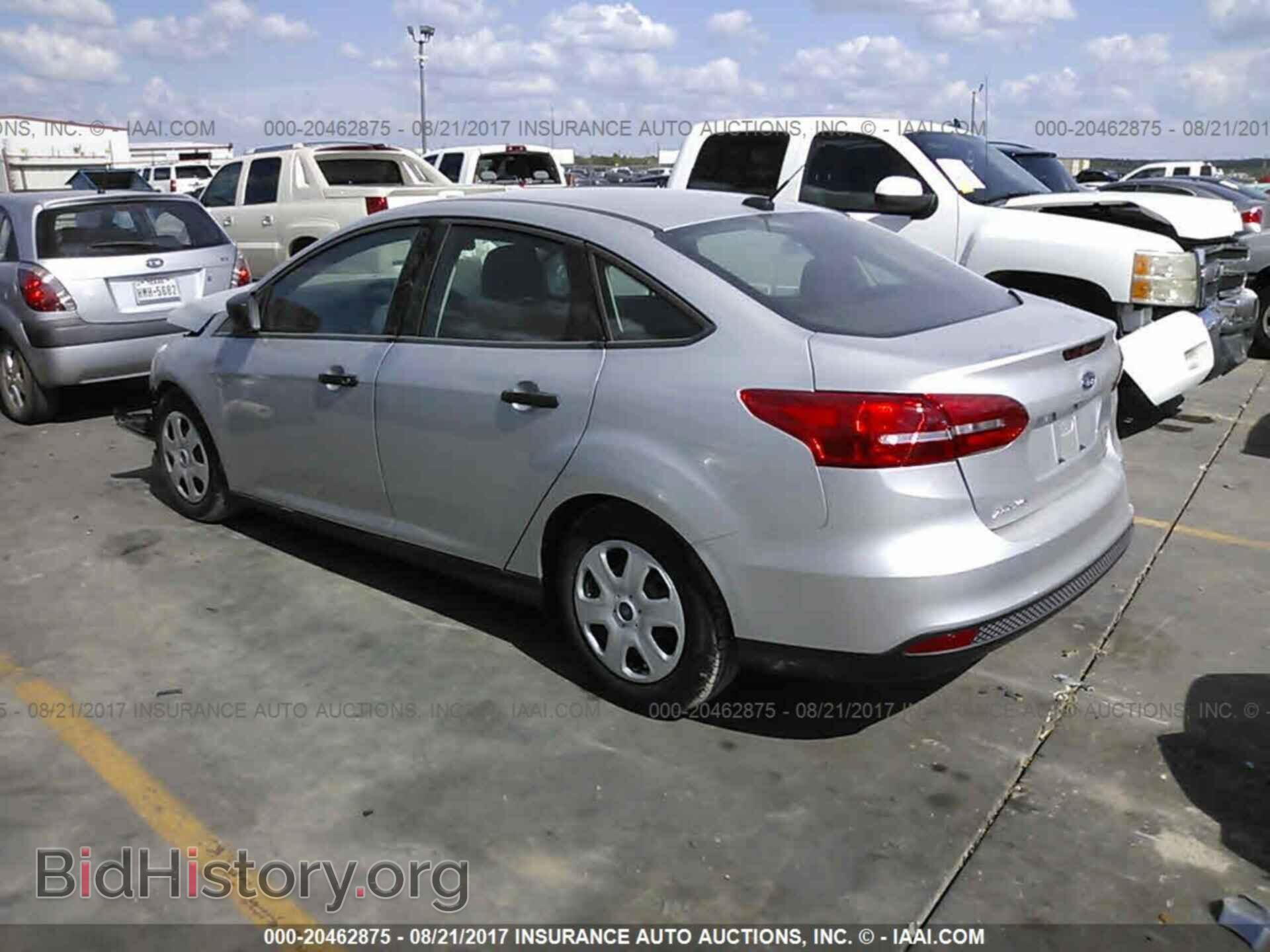 2015 Ford Focus - VIN: 1FADP3E21FL374672 - Photo 3