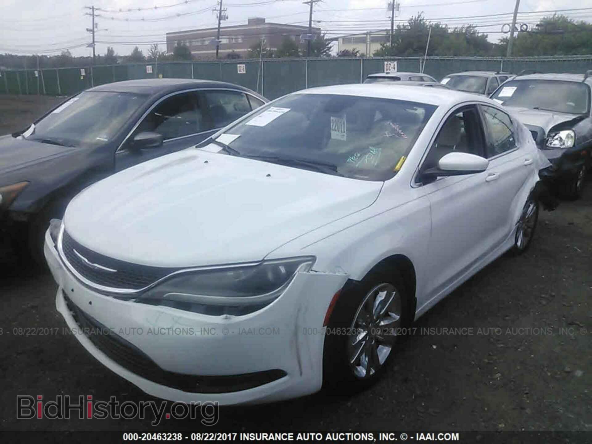 2015 Chrysler 200 - VIN: 1C3CCCAB8FN614641 - Photo 2