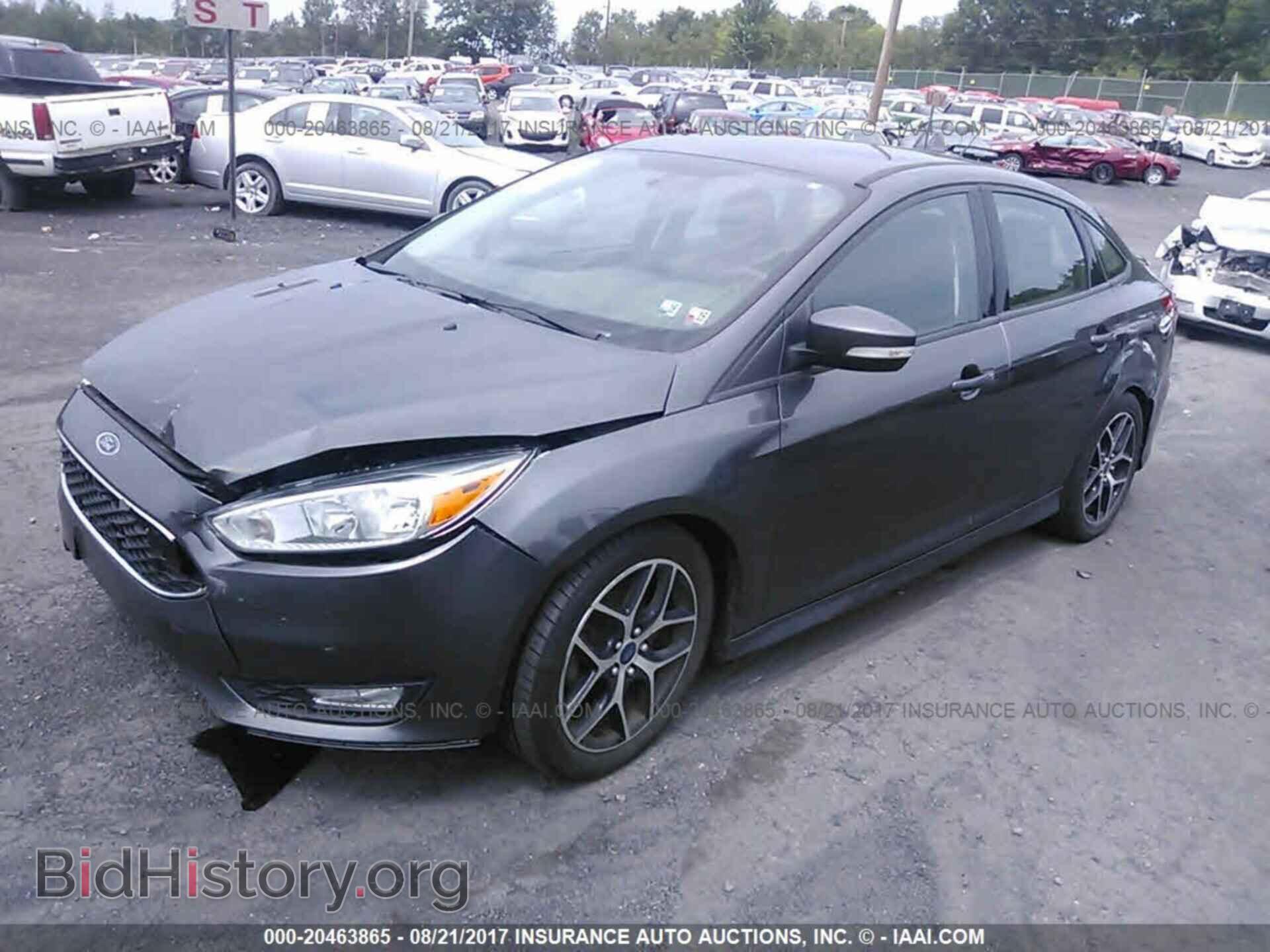 2015 Ford Focus - VIN: 1FADP3F20FL372216 - Photo 2