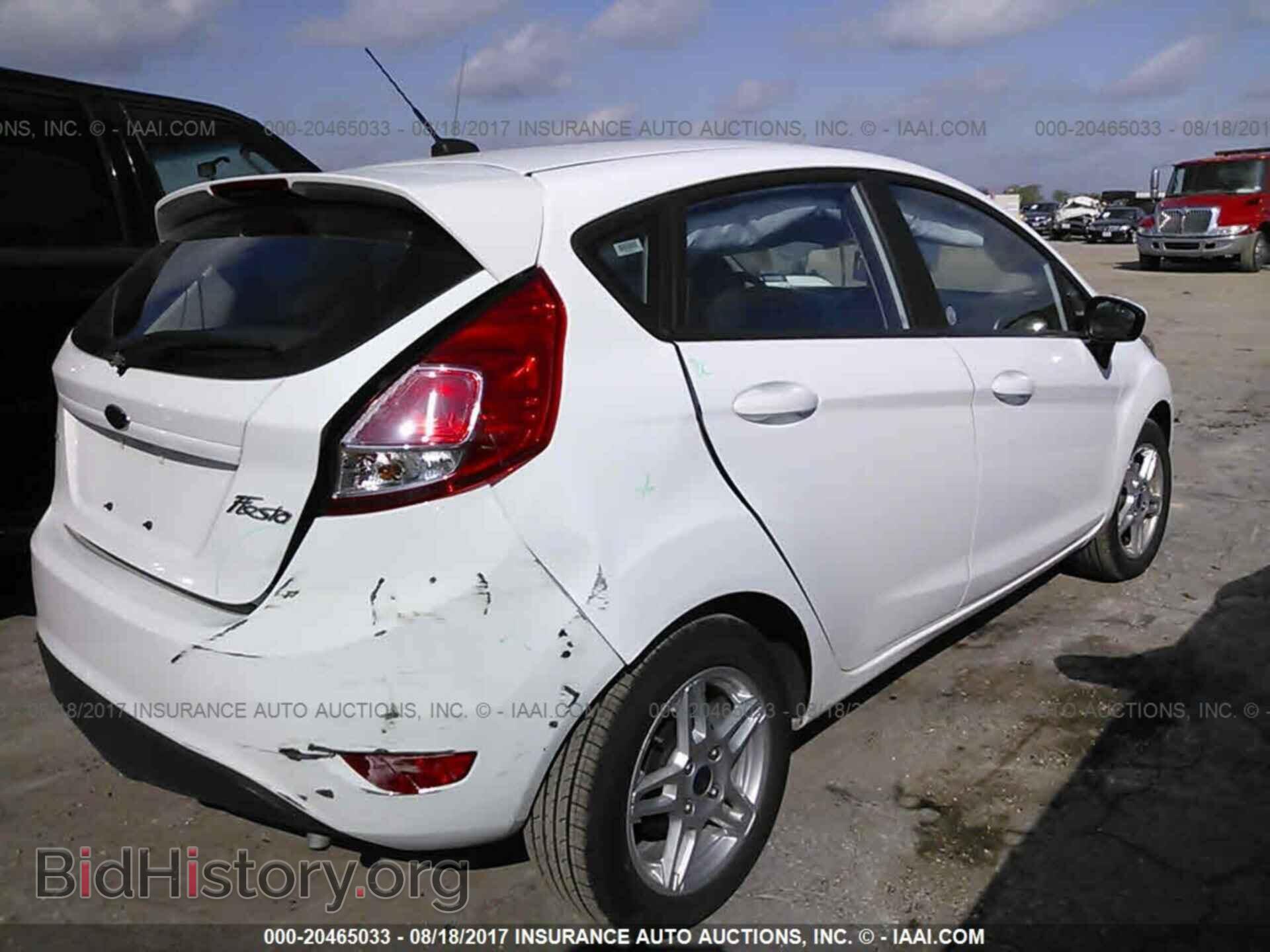 2017 Ford Fiesta - VIN: 3FADP4EJ1HM119597 - Фото 4