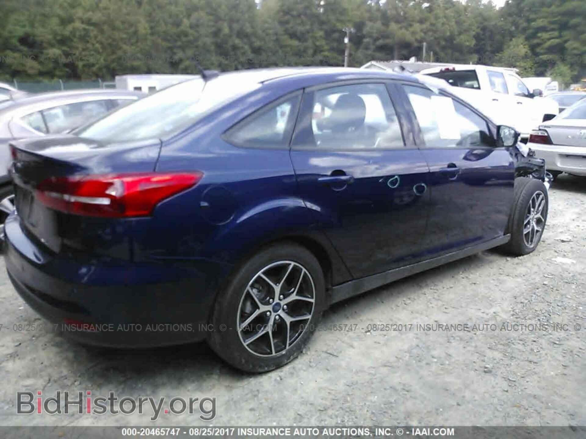 2017 Ford Focus - VIN: 1FADP3H24HL215532 - Фото 4