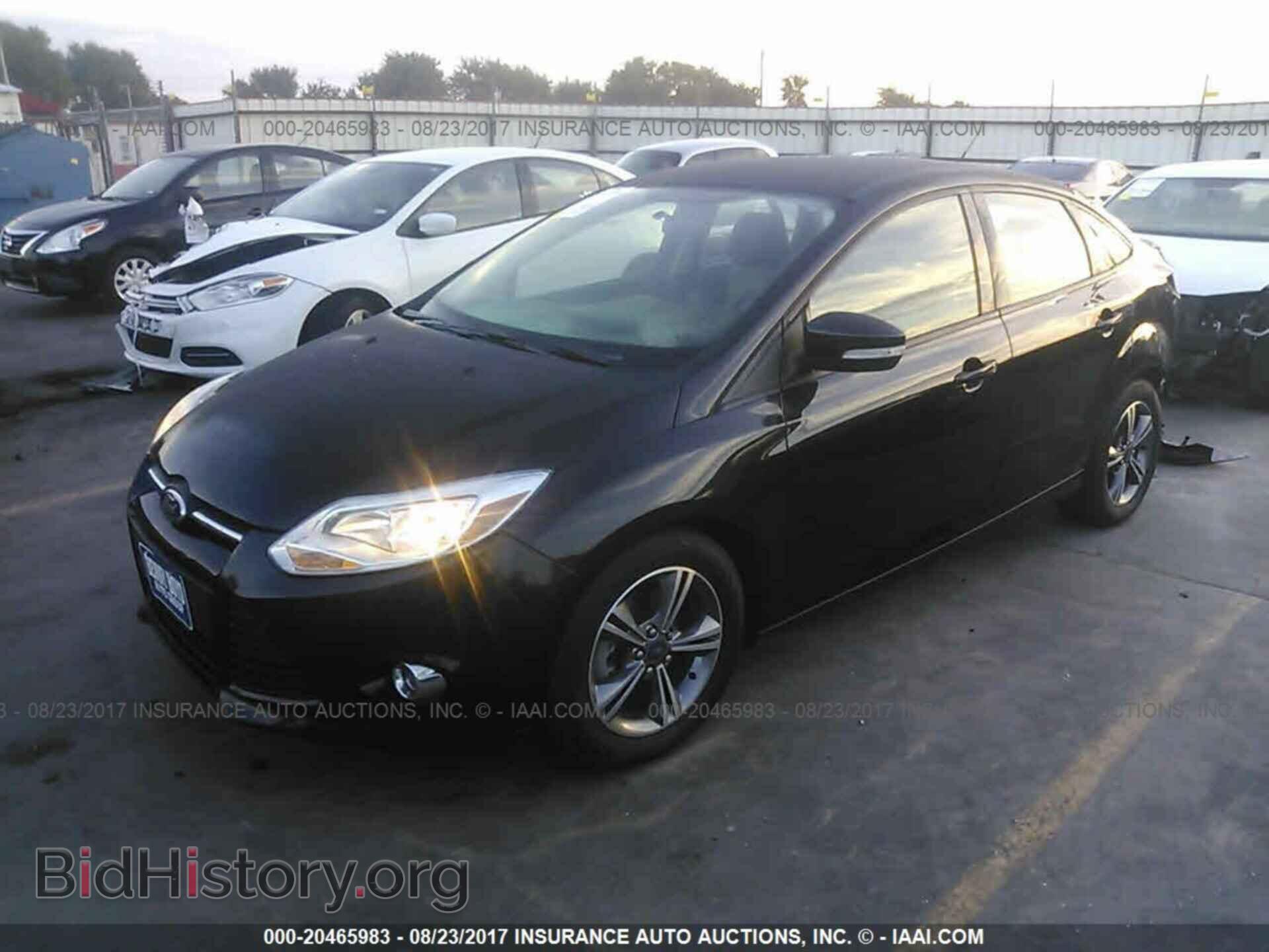 2014 Ford Focus - VIN: 1FADP3F21EL460223 - Фото 2