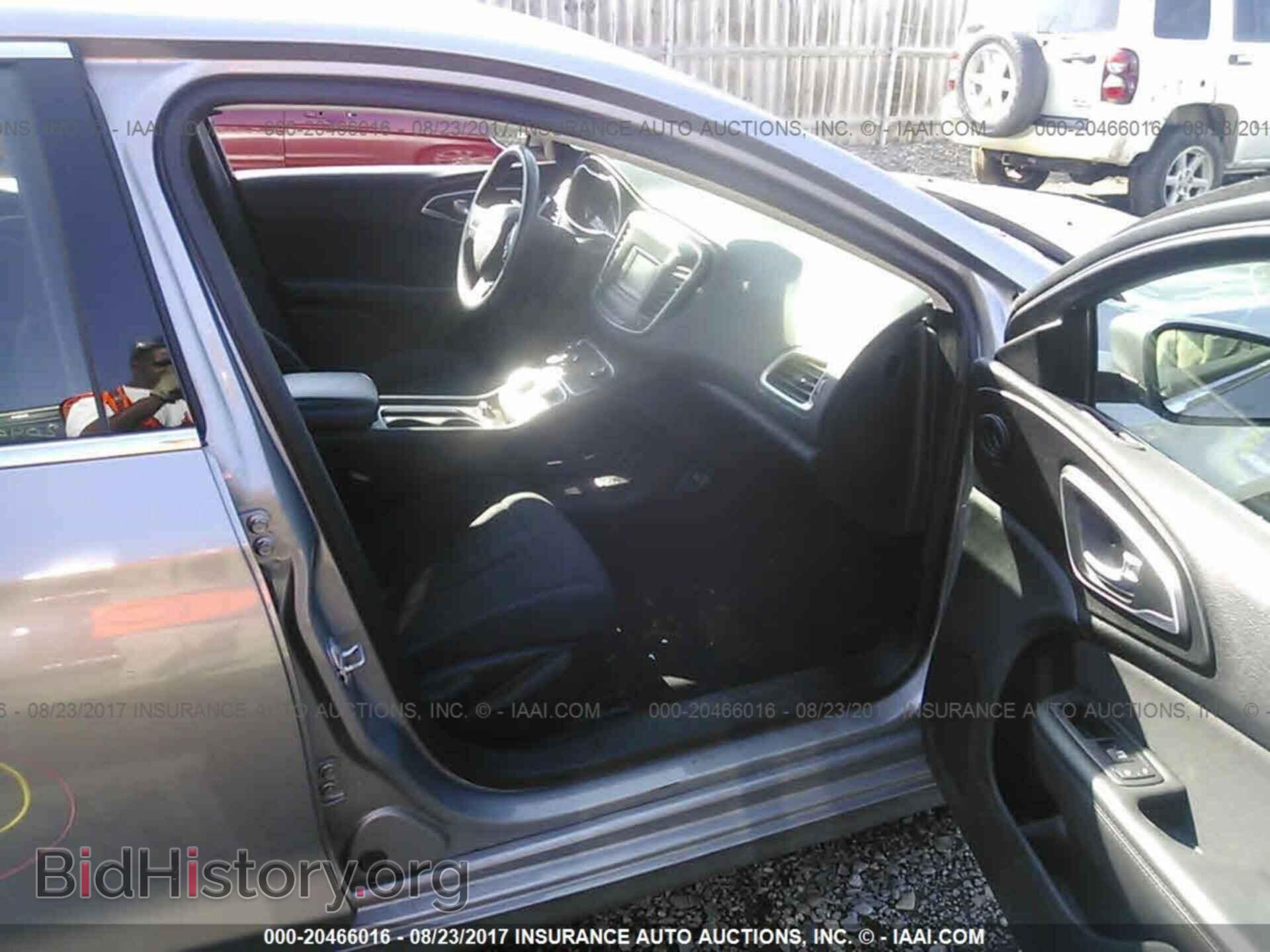 2015 Chrysler 200 - VIN: 1C3CCCAB3FN546670 - Фото 5