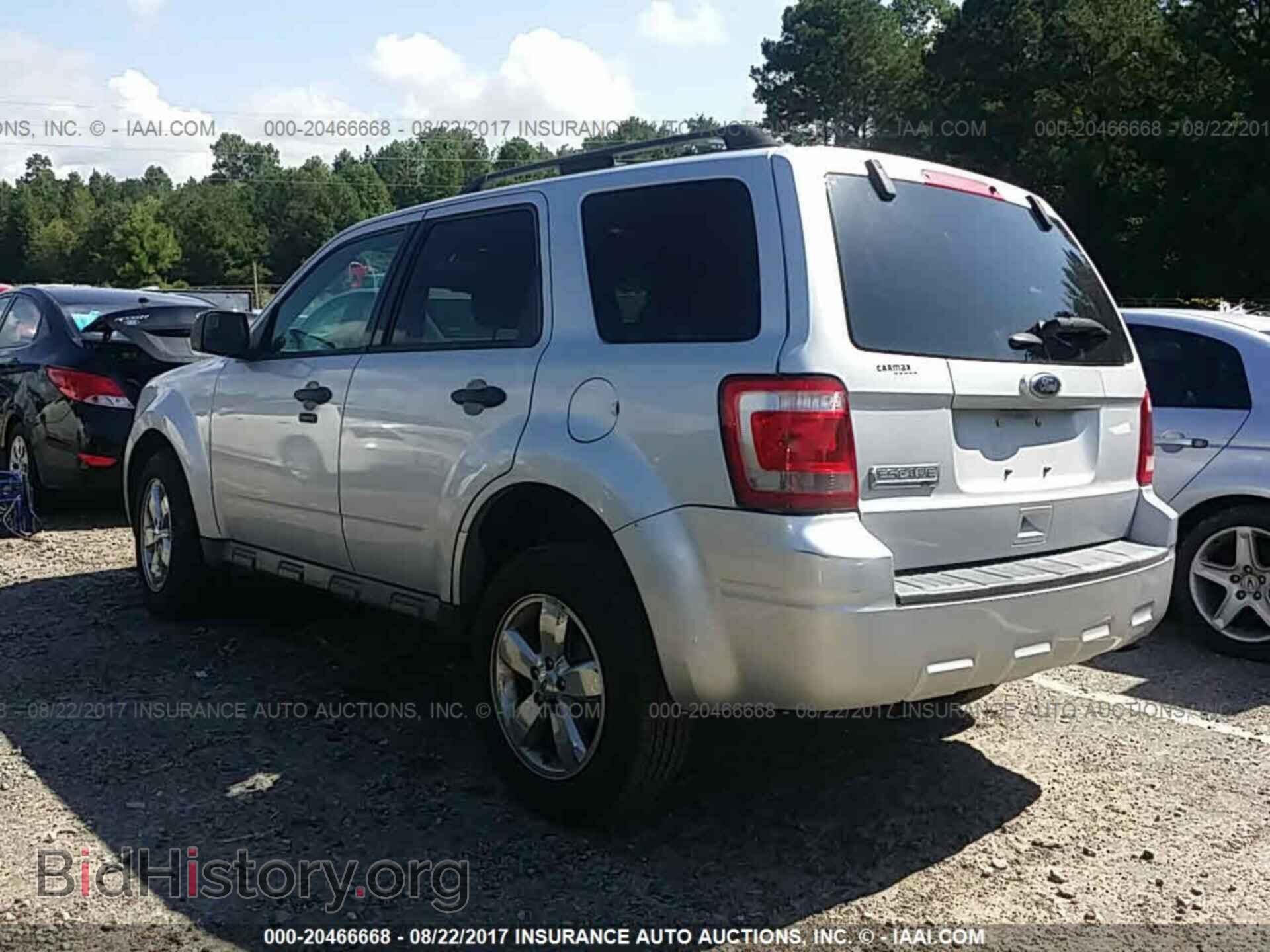 2011 Ford Escape - VIN: 1FMCU0D76BKC35417 - Фото 3