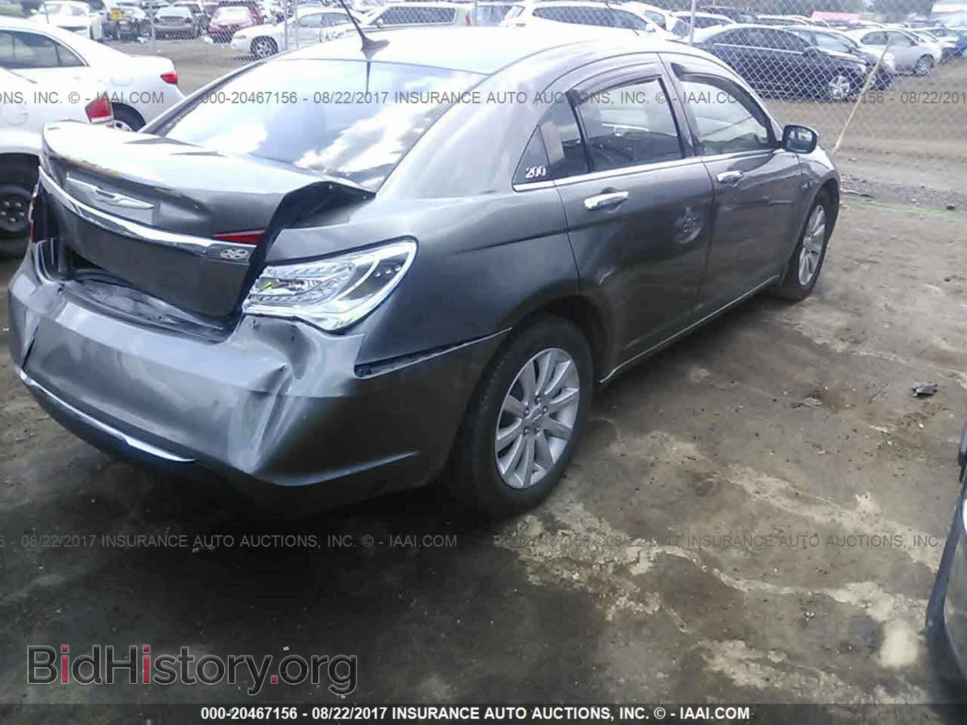 2013 Chrysler 200 - VIN: 1C3CCBCG3DN674830 - Photo 4