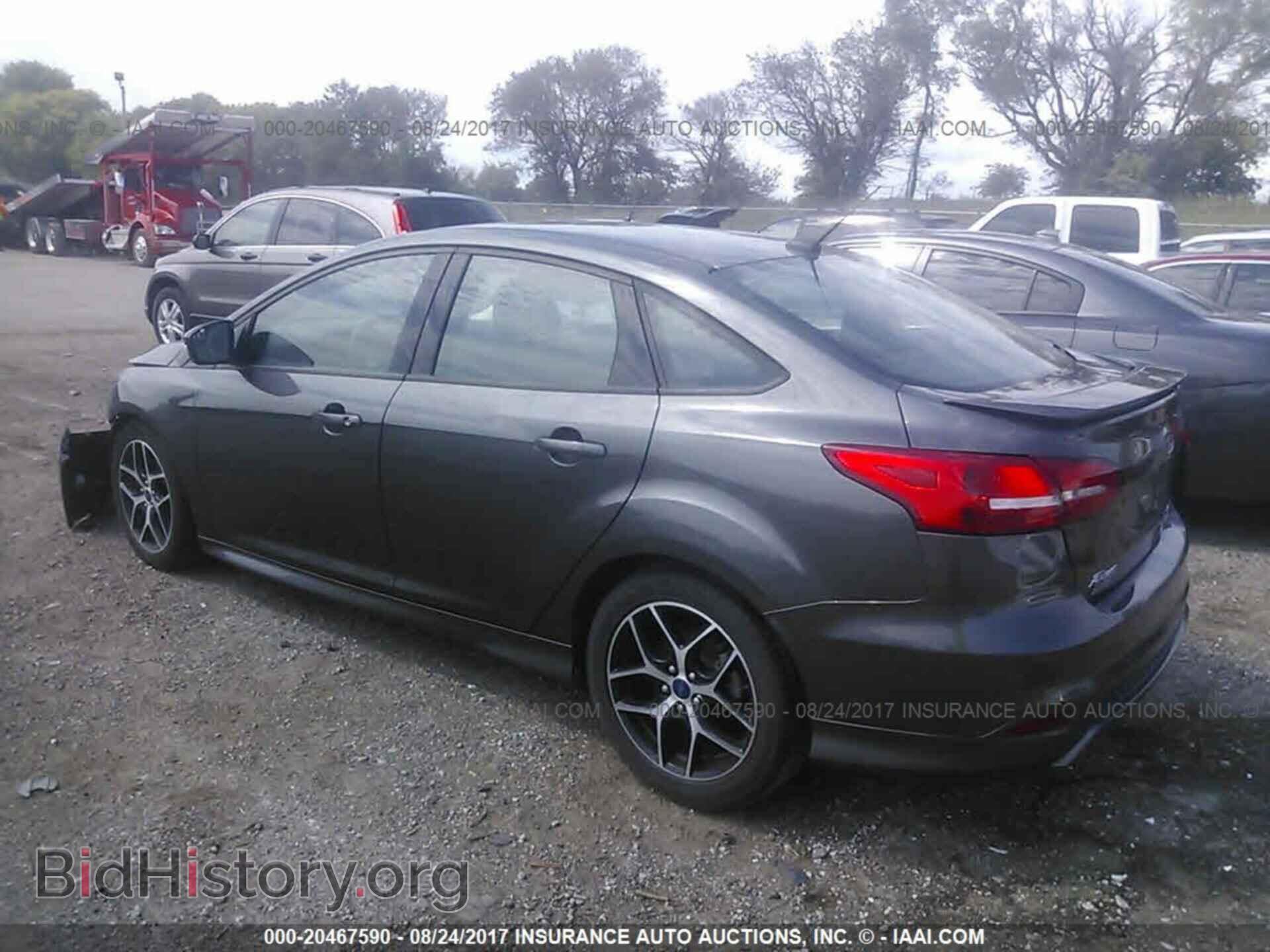 2016 Ford Focus - VIN: 1FADP3F24GL281743 - Photo 3