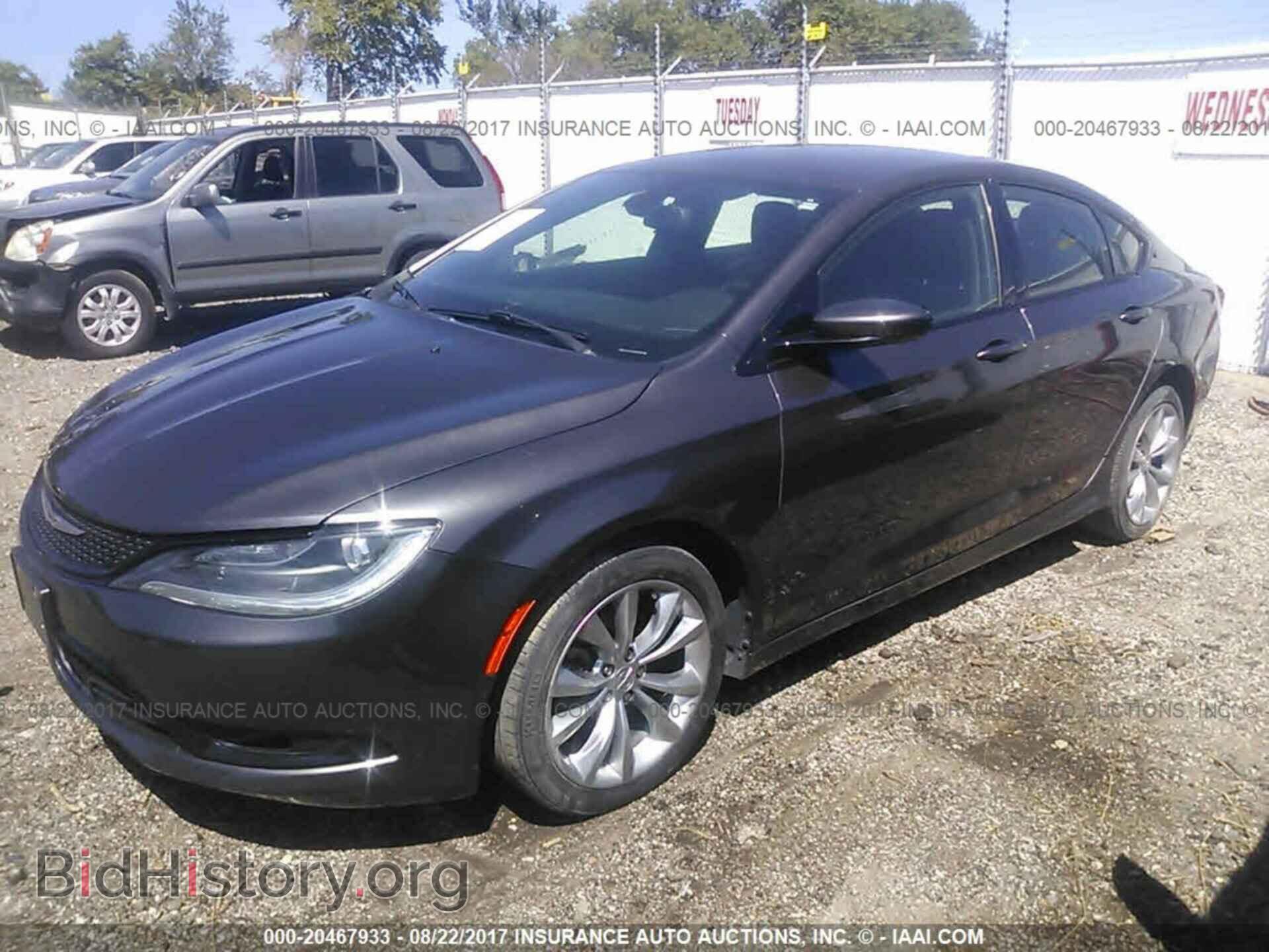 2015 Chrysler 200 - VIN: 1C3CCCBB7FN719329 - Photo 2