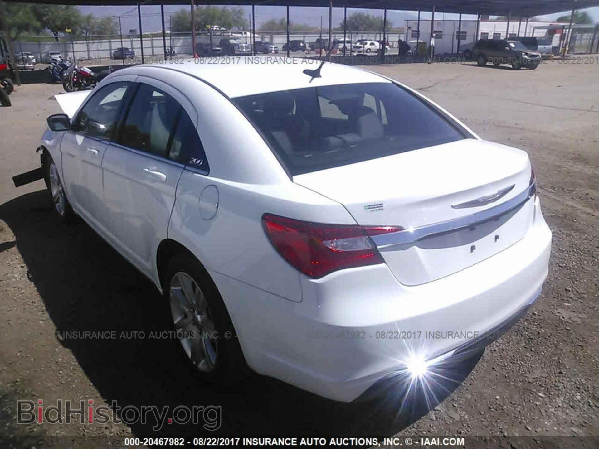 2013 Chrysler 200 - VIN: 1C3CCBAB8DN669873 - Photo 3