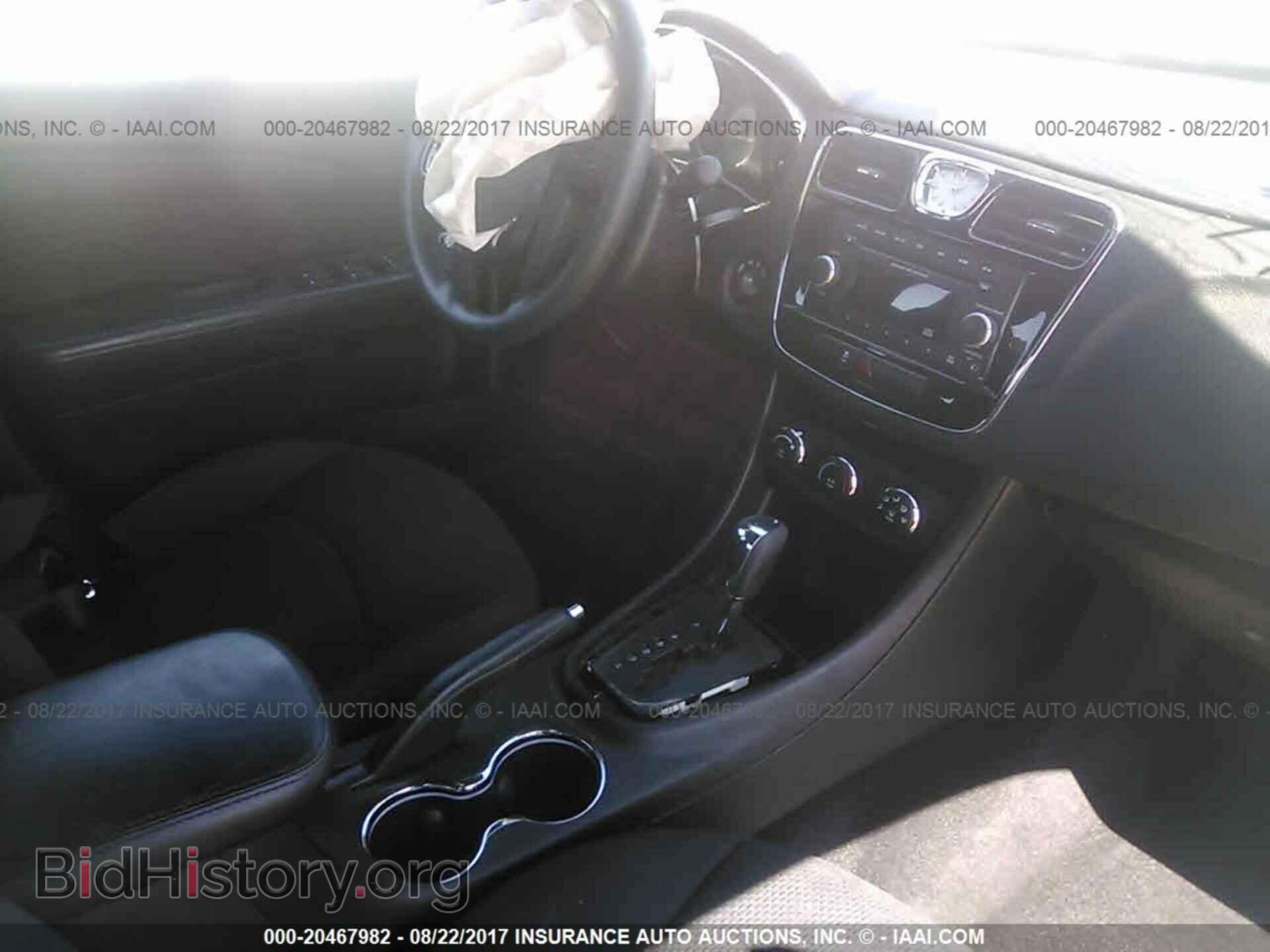 2013 Chrysler 200 - VIN: 1C3CCBAB8DN669873 - Photo 5
