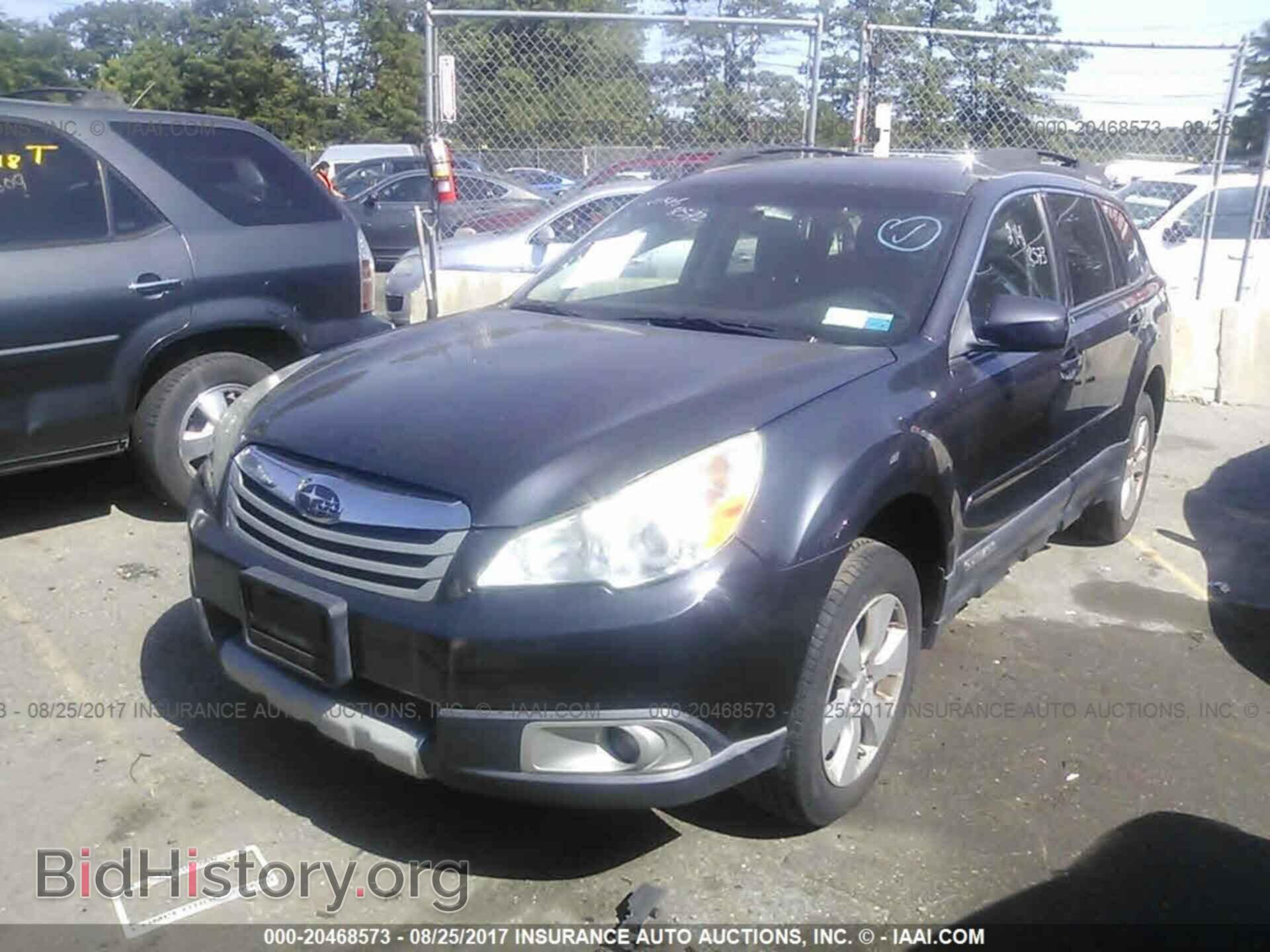 2011 Subaru Outback - VIN: 4S4BRBJC0B3383499 - Фото 2