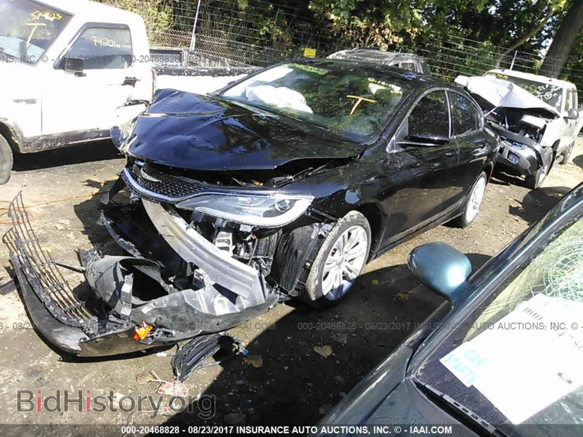 2015 Chrysler 200 - VIN: 1C3CCCAB4FN532261 - Photo 2