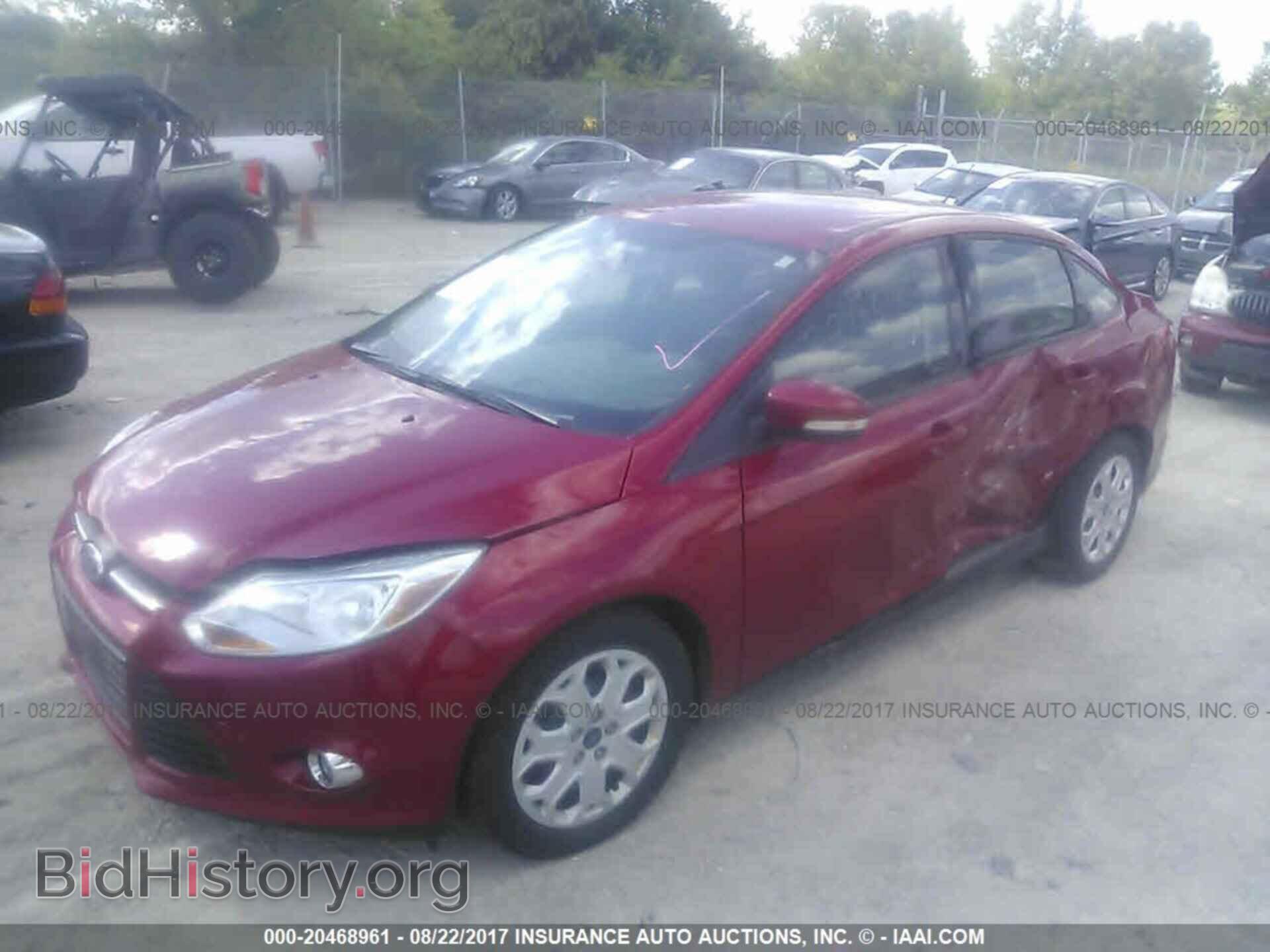 2012 Ford Focus - VIN: 1FAHP3F26CL277494 - Photo 2