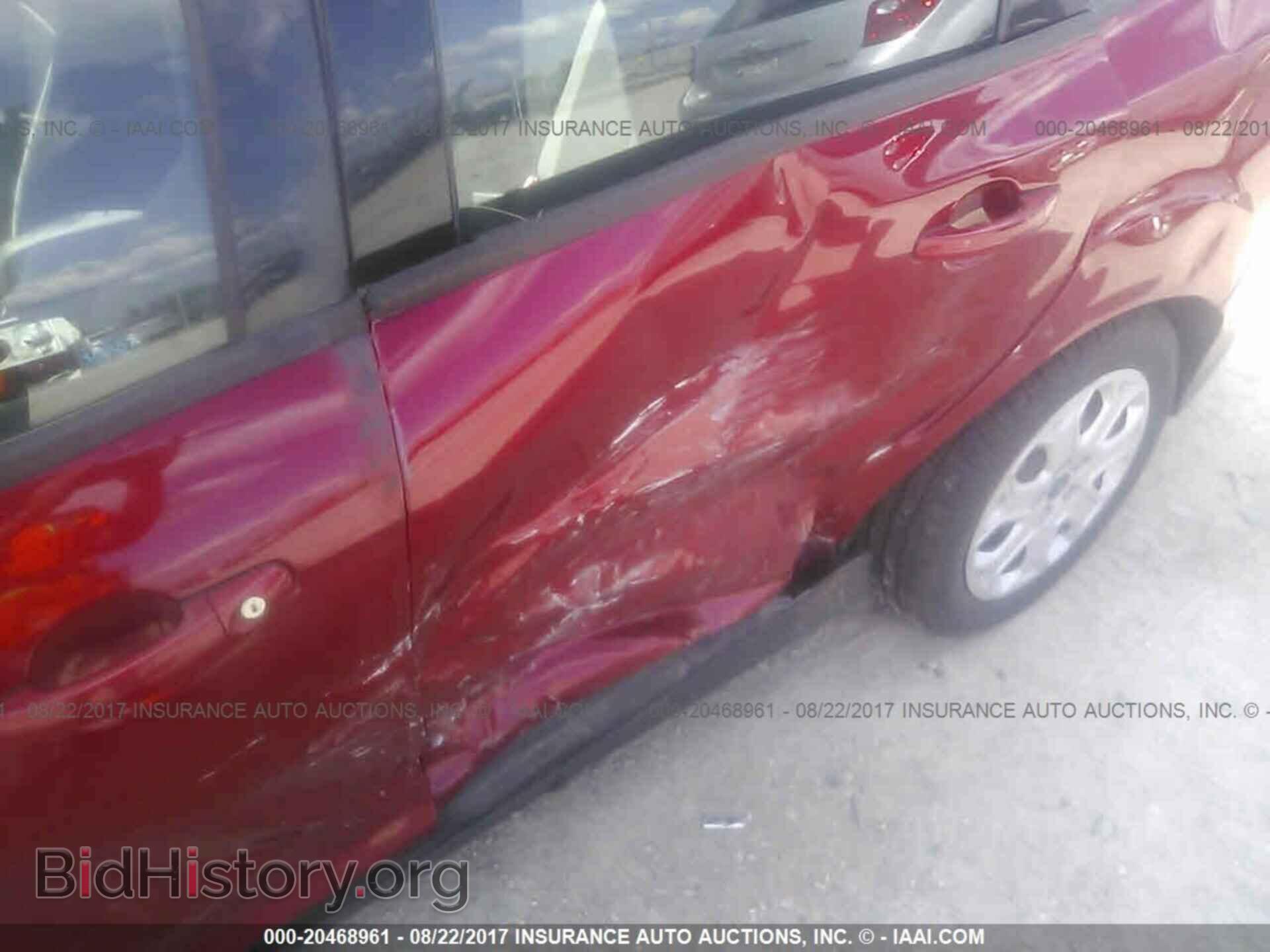 2012 Ford Focus - VIN: 1FAHP3F26CL277494 - Photo 6
