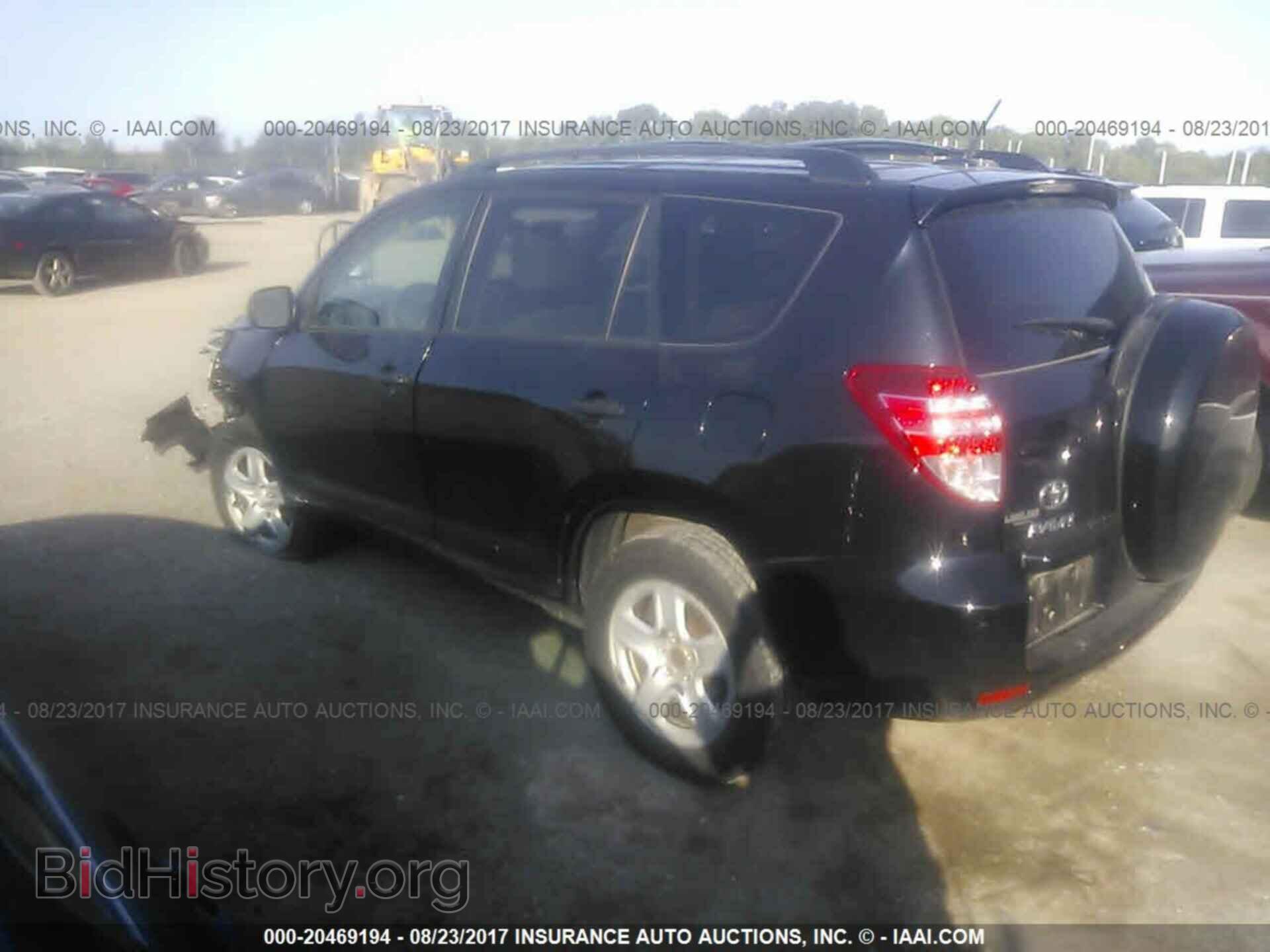 2011 Toyota Rav4 - VIN: 2T3BF4DV3BW097066 - Фото 3