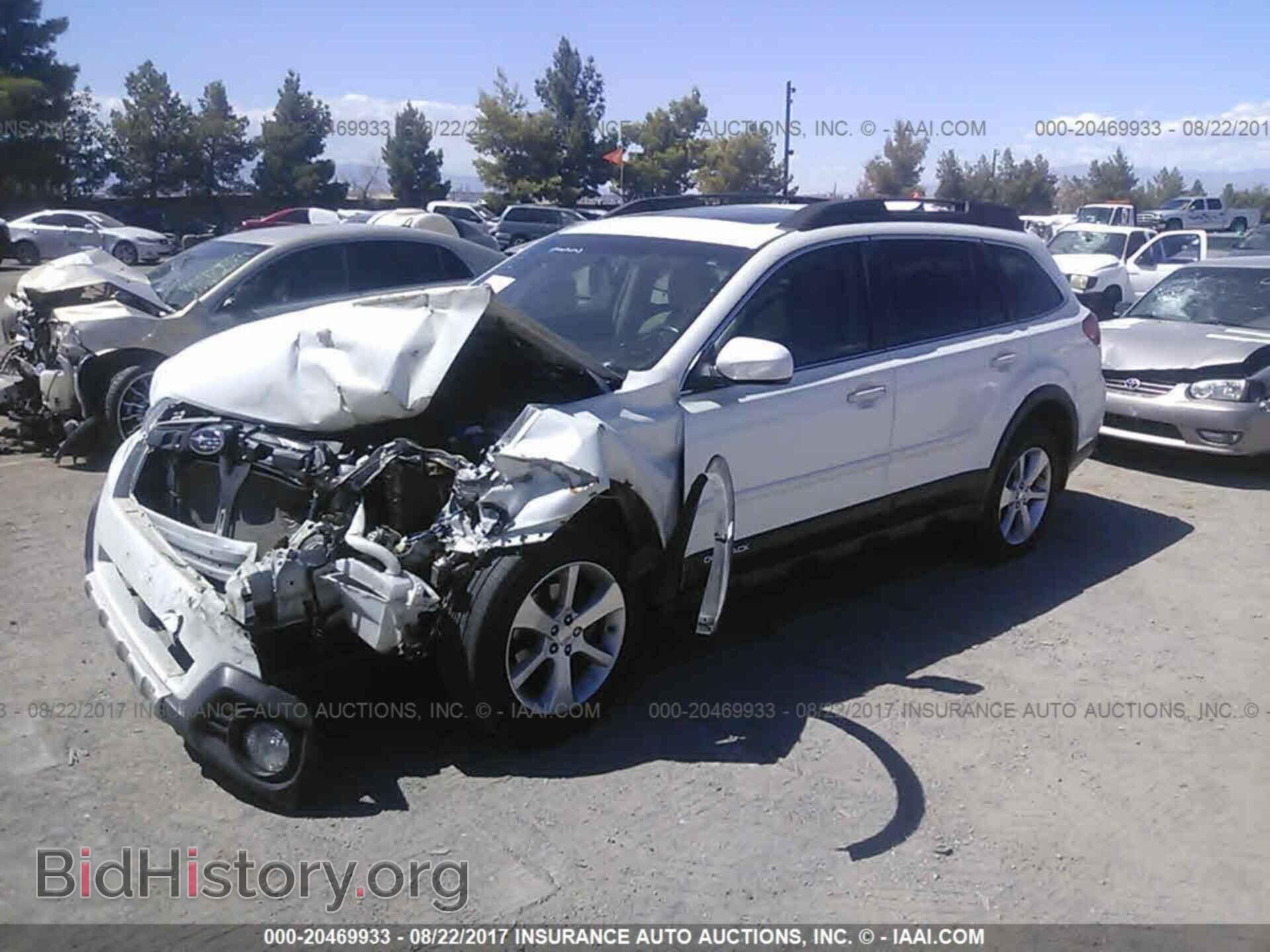 2014 Subaru Outback - VIN: 4S4BRCMC7E3319448 - Фото 2