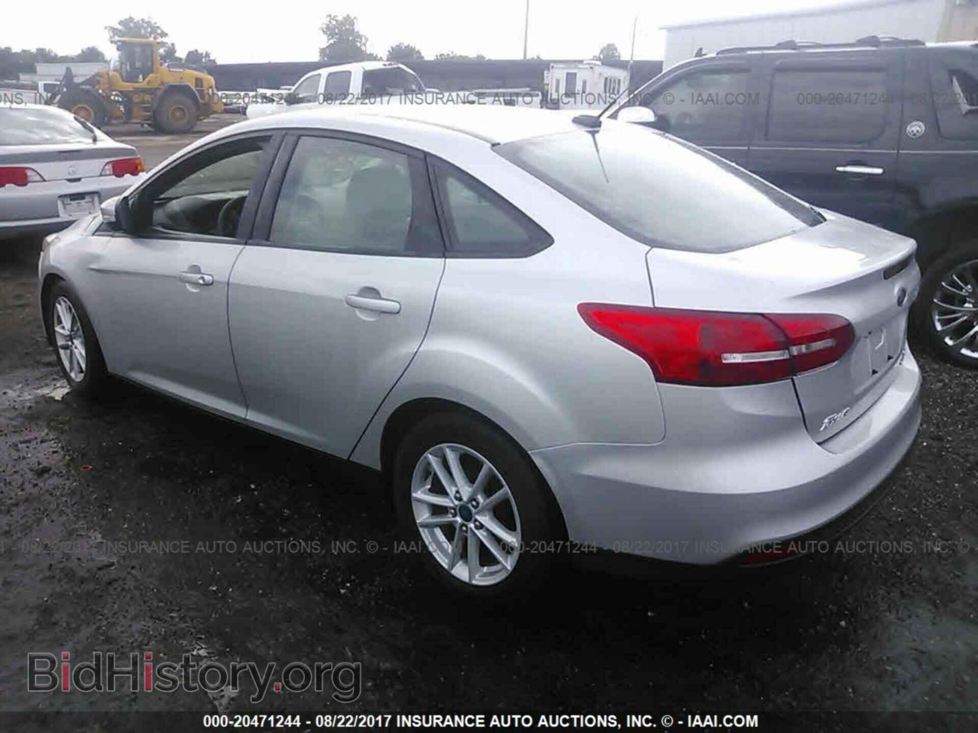 2015 Ford Focus - VIN: 1FADP3F25FL346856 - Photo 3