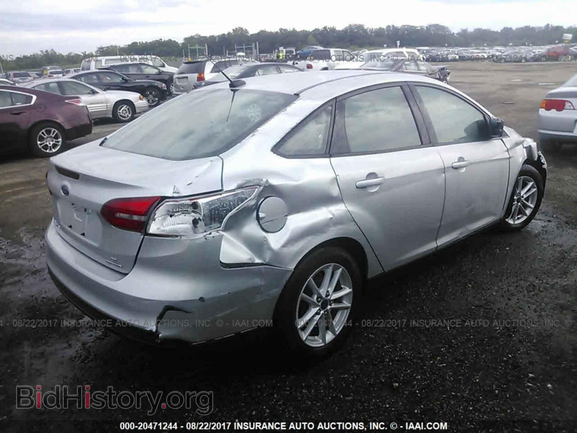 2015 Ford Focus - VIN: 1FADP3F25FL346856 - Photo 4