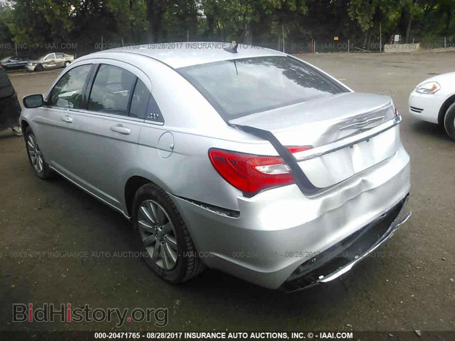 2011 Chrysler 200 - VIN: 1C3BC1FBXBN589521 - Photo 3