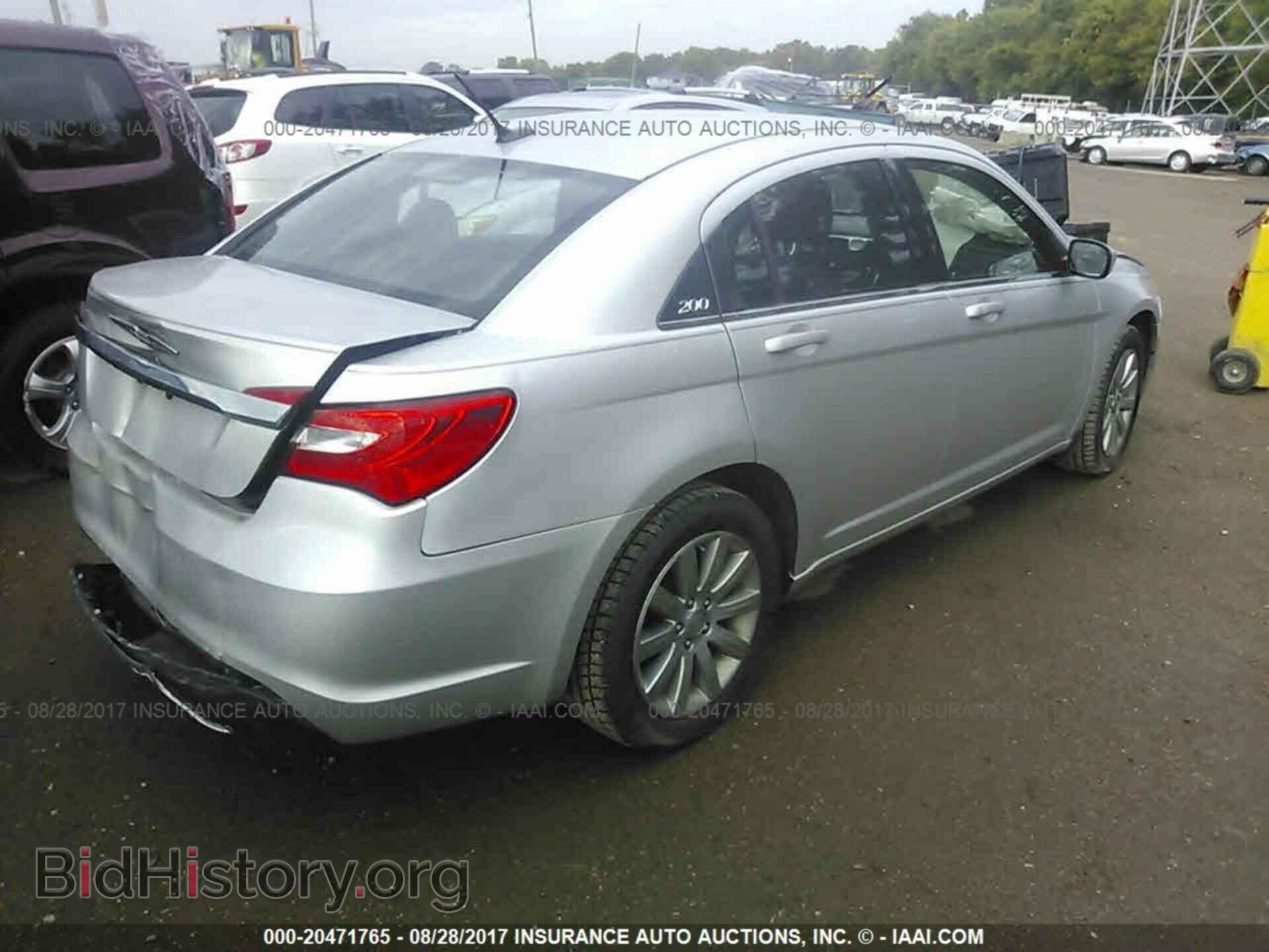 2011 Chrysler 200 - VIN: 1C3BC1FBXBN589521 - Photo 4