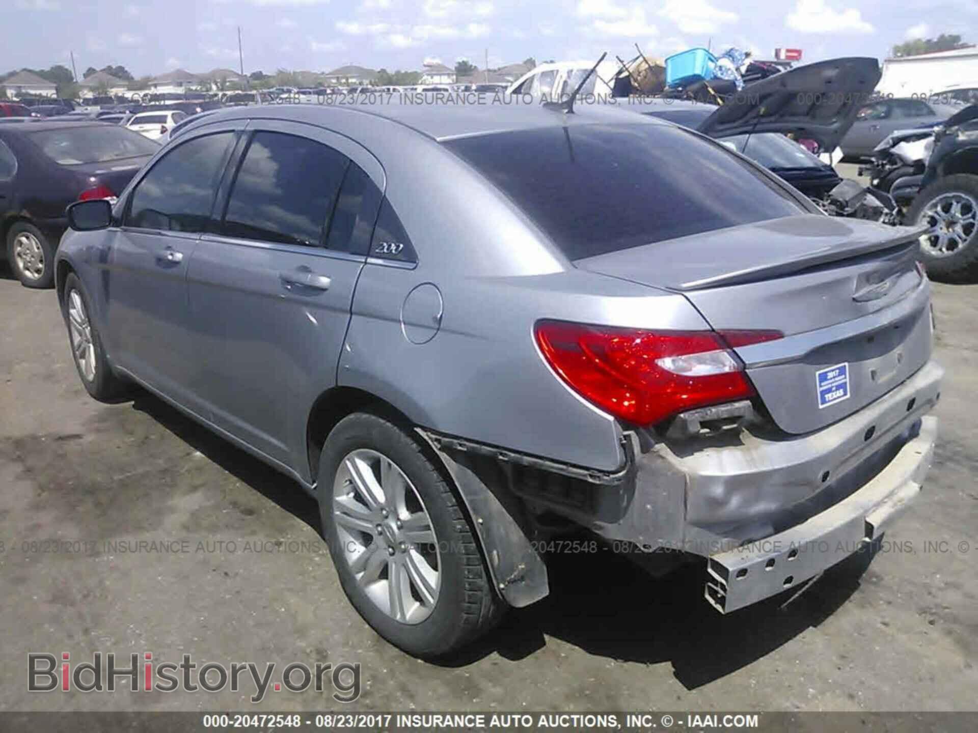 2014 Chrysler 200 - VIN: 1C3CCBABXEN141821 - Photo 3