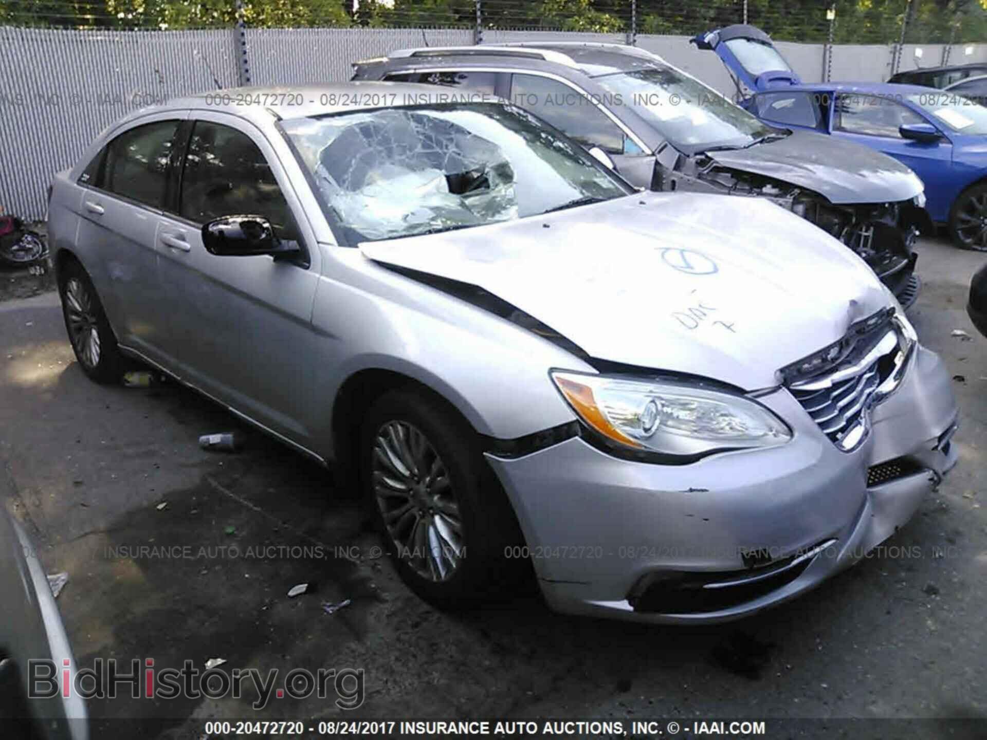 Photo 1C3BC1FB4BN545952 - Chrysler 200 2011