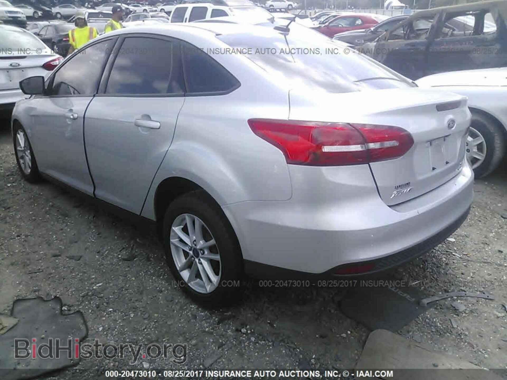 2015 Ford Focus - VIN: 1FADP3F24FL203638 - Photo 3