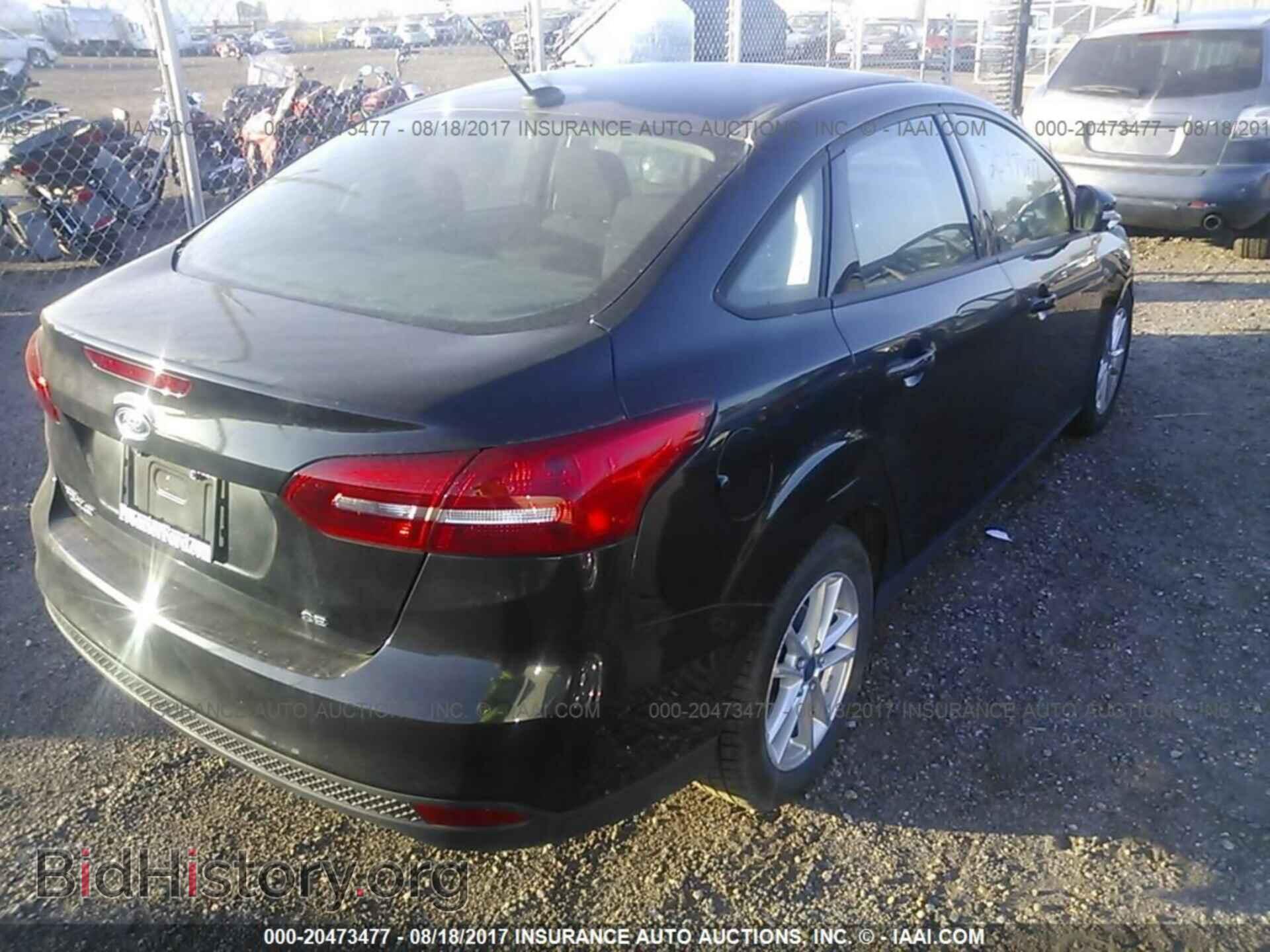 2015 Ford Focus - VIN: 1FADP3F28FL232432 - Photo 4